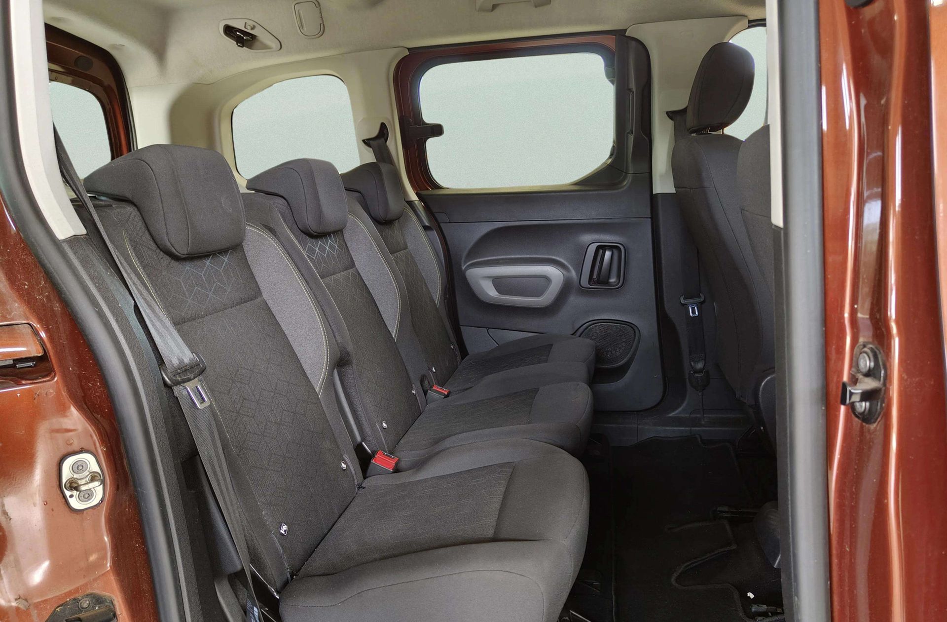 Peugeot Rifter BlueHDi 130 Active Standard NAV+ - foto 17