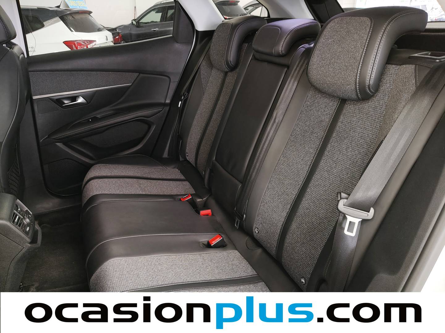 Foto asientos traseros Peugeot 3008 Peugeot 3008 BlueHDI 130 S&S Allure (130 CV)