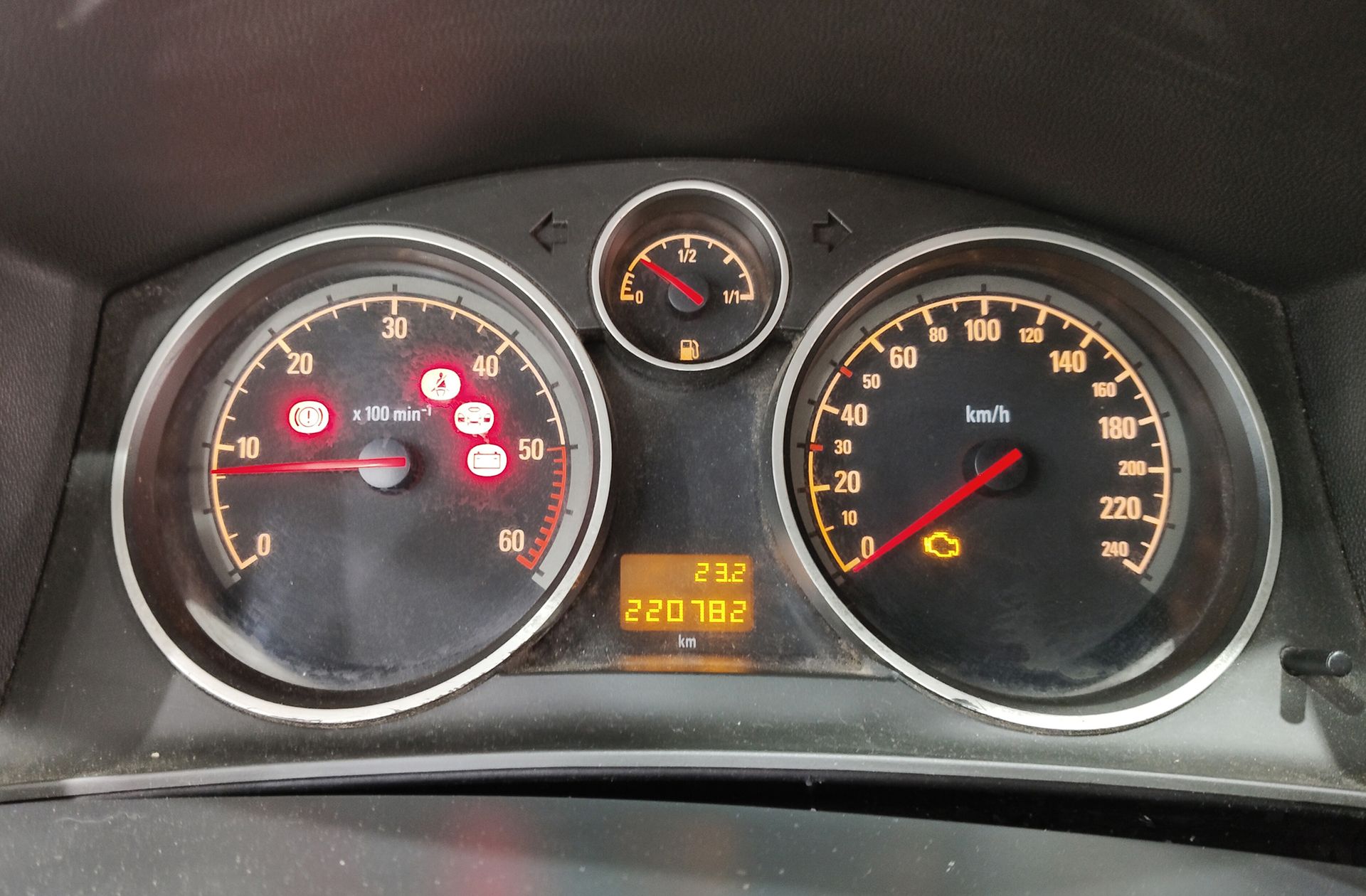 Opel Astra 1.9 CDTI Twin Top Enjoy - foto 18