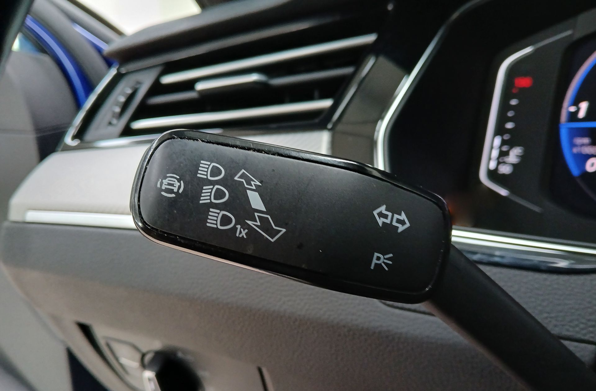 Volkswagen Passat Variant R-Line 2.0 TDI DSG - foto 31