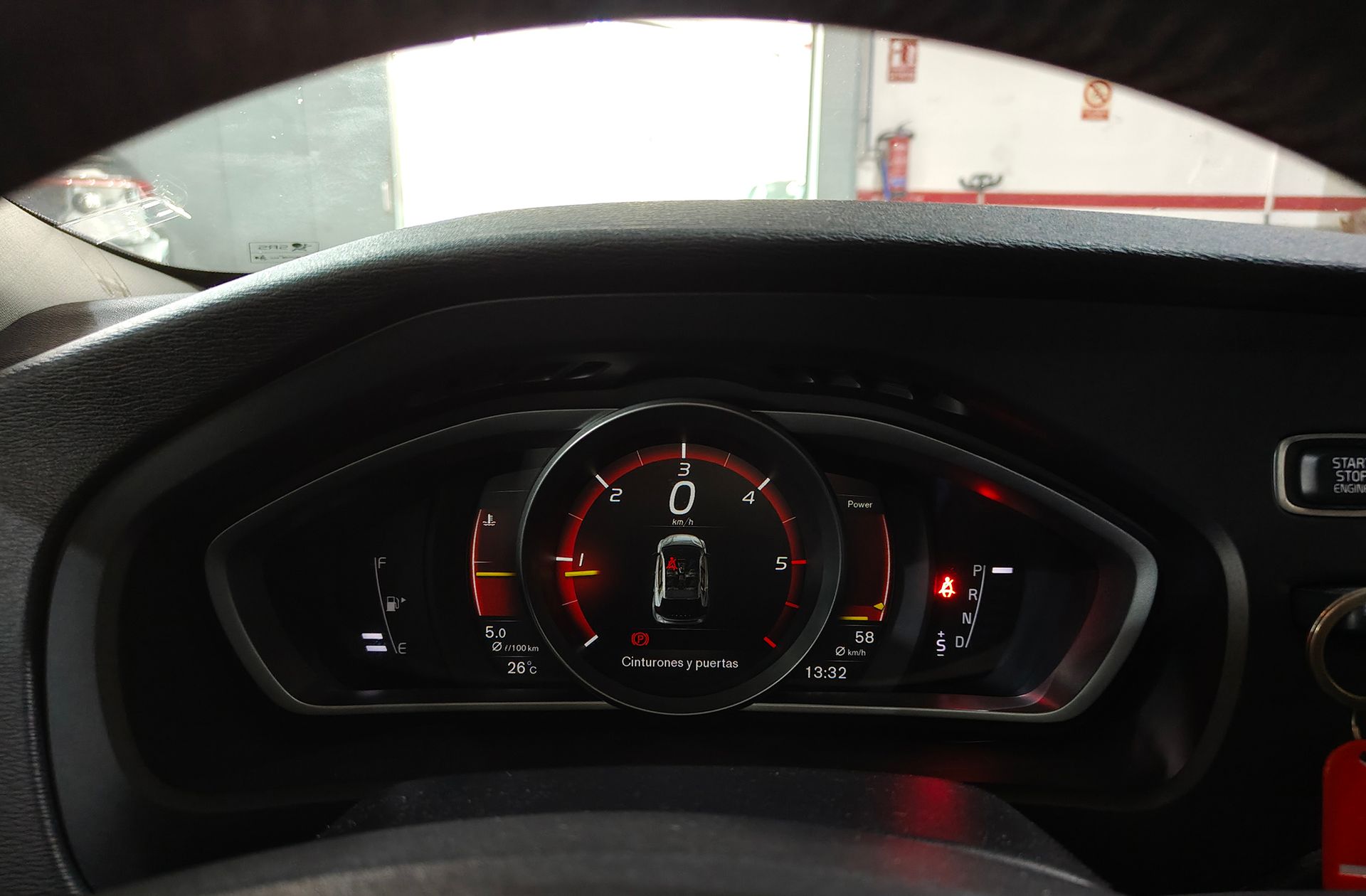 Volvo V40 D2 Cross Country - foto 22