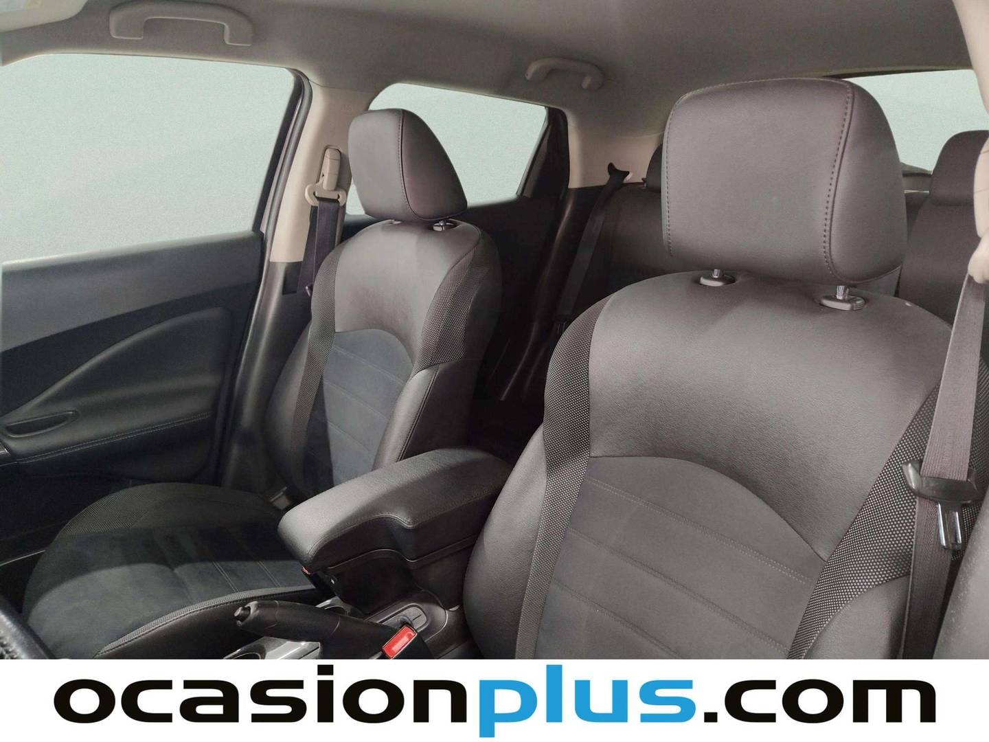 Extras y acabados del Nissan JUKE Nissan Juke G N-Connecta CVT (112 CV)