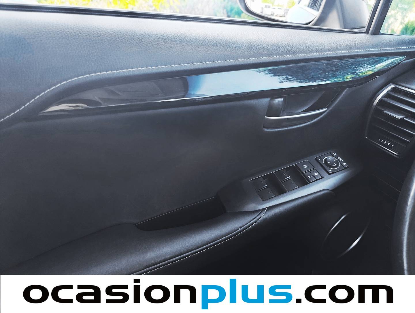 Lexus NX Lexus NX 300h Eco 2WD (197 CV) de ocasión