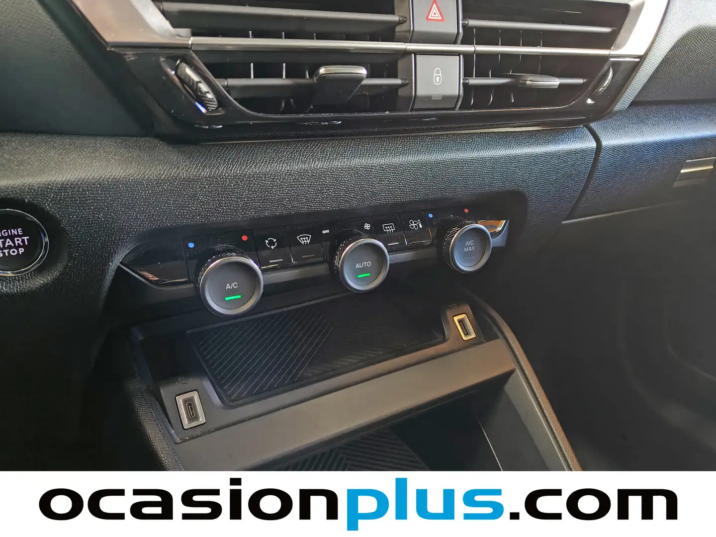 Foto Citroën C4 X Citroen C4 X PureTech 130 S&S Plus EAT8 (131 CV)