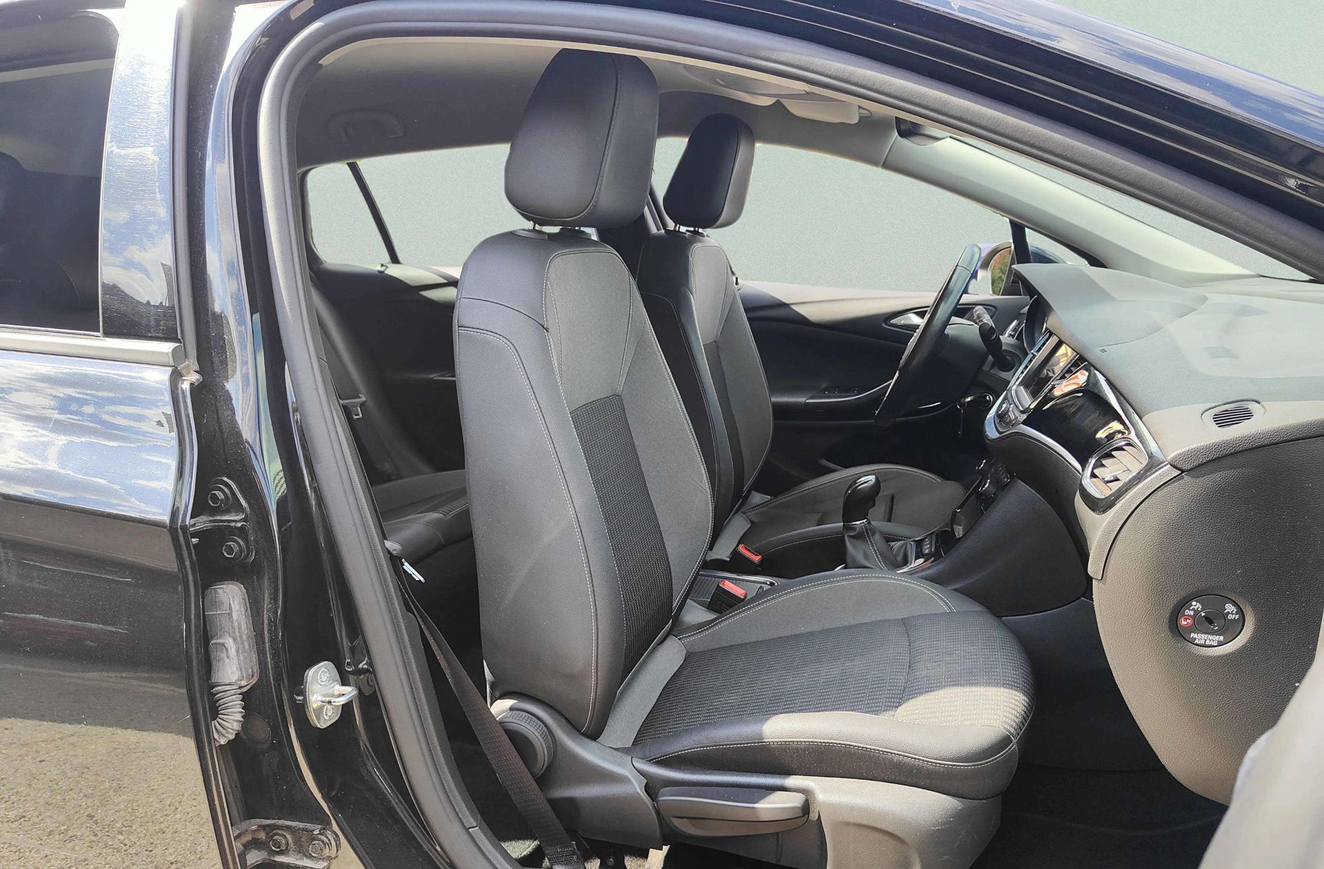 Opel Astra 1.2 Turbo SHT GS Line - foto 19