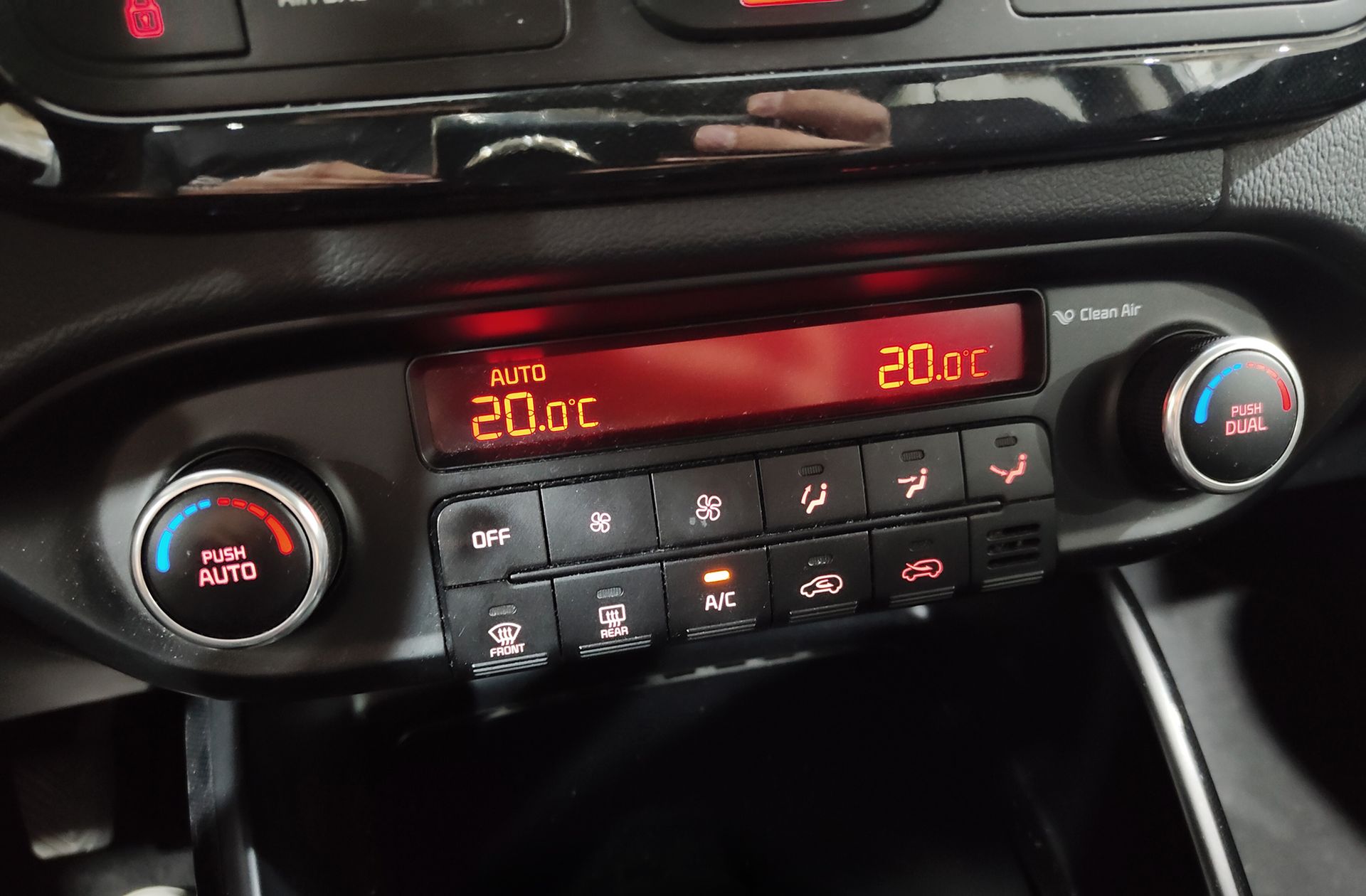 Kia Carens 1.6 GDi Uefa Euro 2016 Eco-Dynamics - foto 32