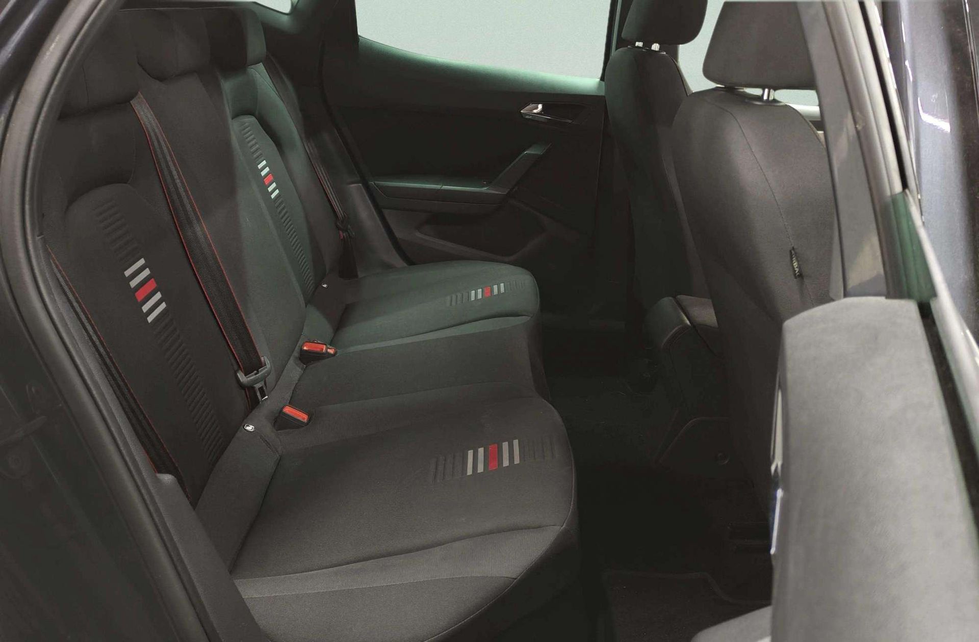 SEAT Arona 1.0 TSI Ecomotive FR - foto 19