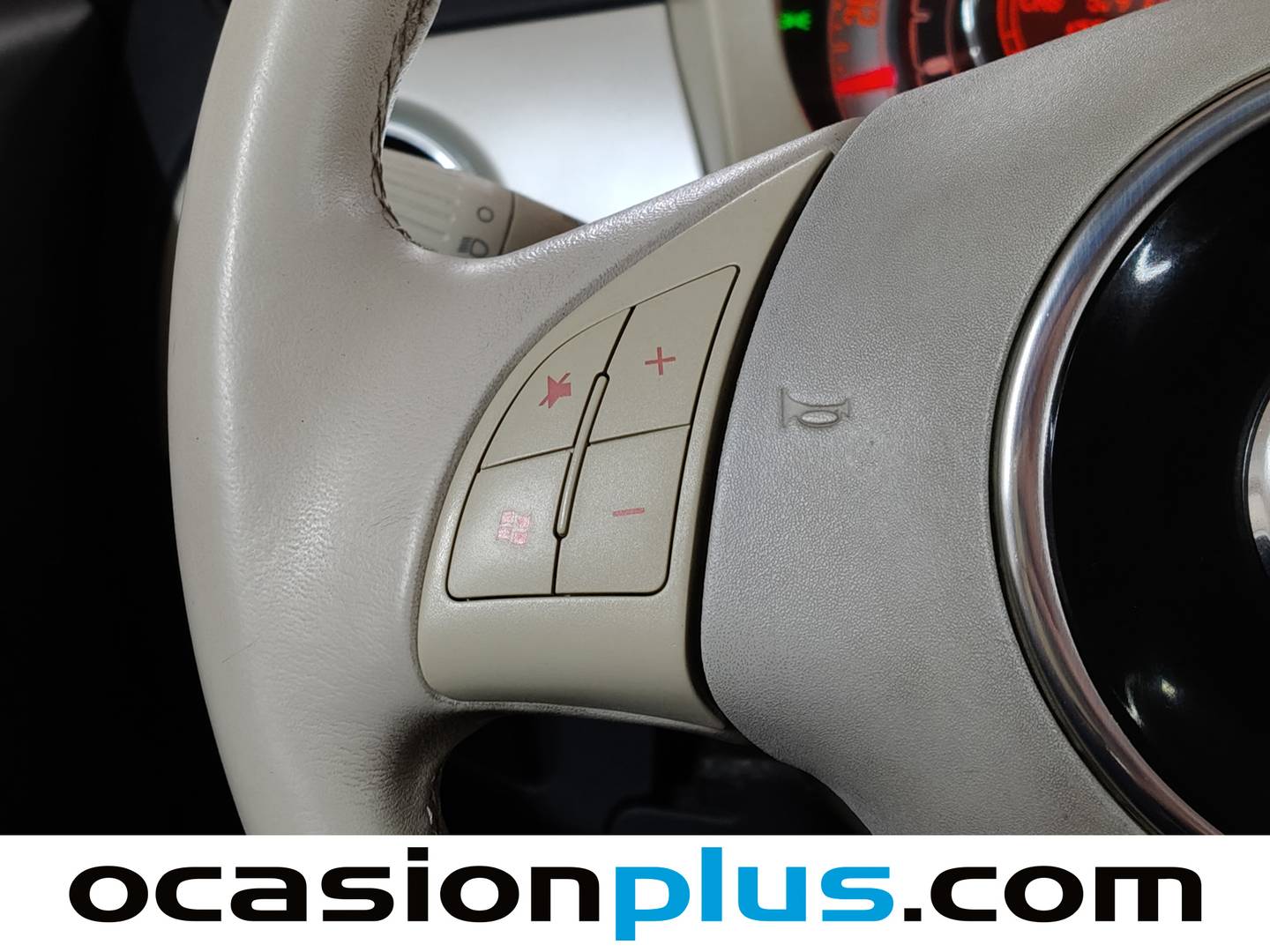 Equipamiento del Fiat 500 Fiat 500 1.3 16v MultiJet Lounge (75 CV)