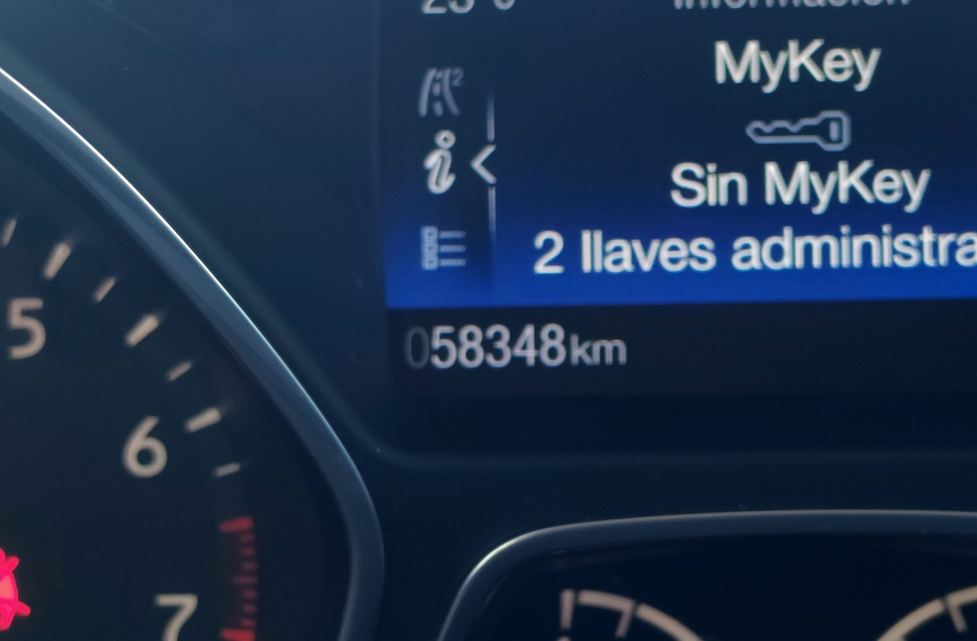 Ford Focus 1.0 EcoBoost Business - foto 10
