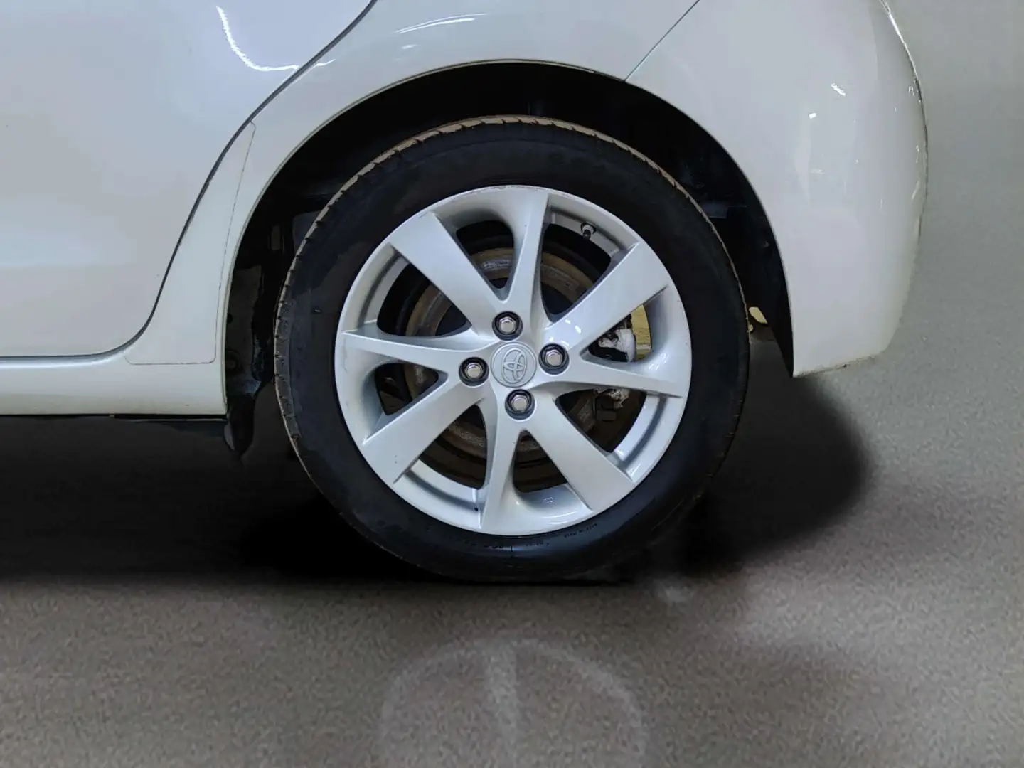 Foto Toyota Yaris Toyota Yaris 100H Advance (100 CV)