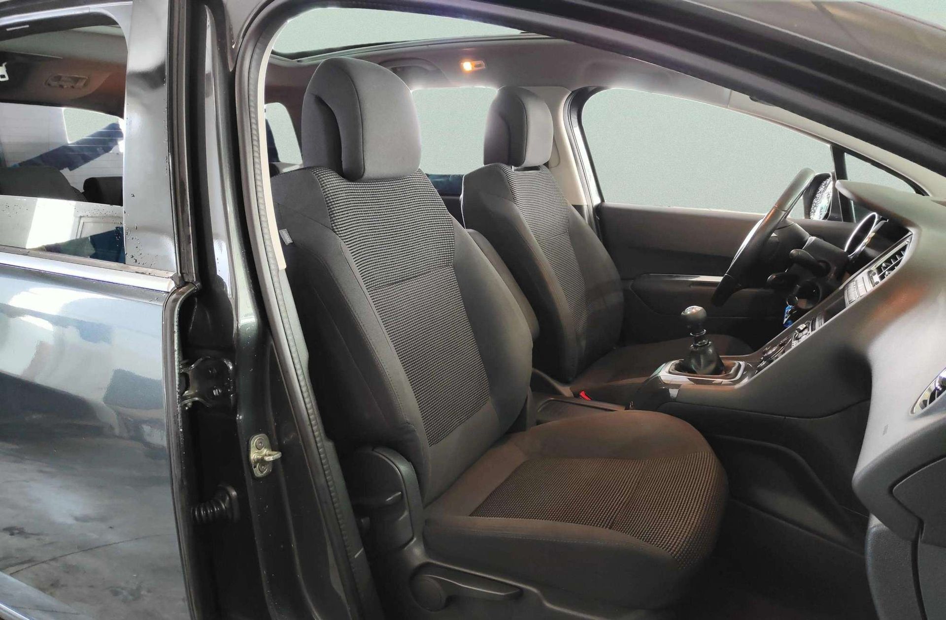 Peugeot 5008 2.0 BlueHDi Allure 7 plazas - foto 20