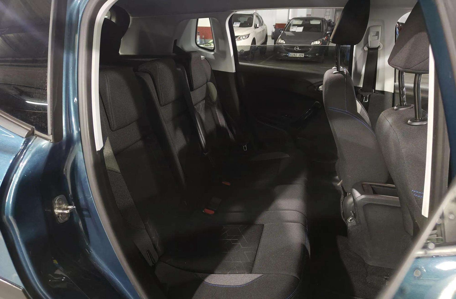 Peugeot 2008 BlueHDi 100 Signature - foto 15