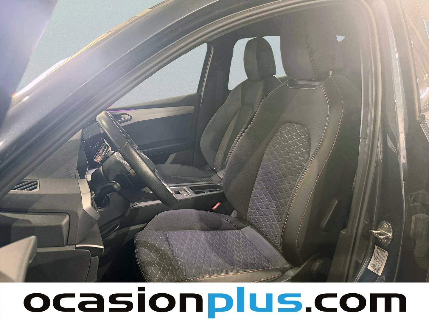 Foto asientos delanteros Seat León Seat León 1.5 eTSI S&S FR Go L DSG (150 CV)