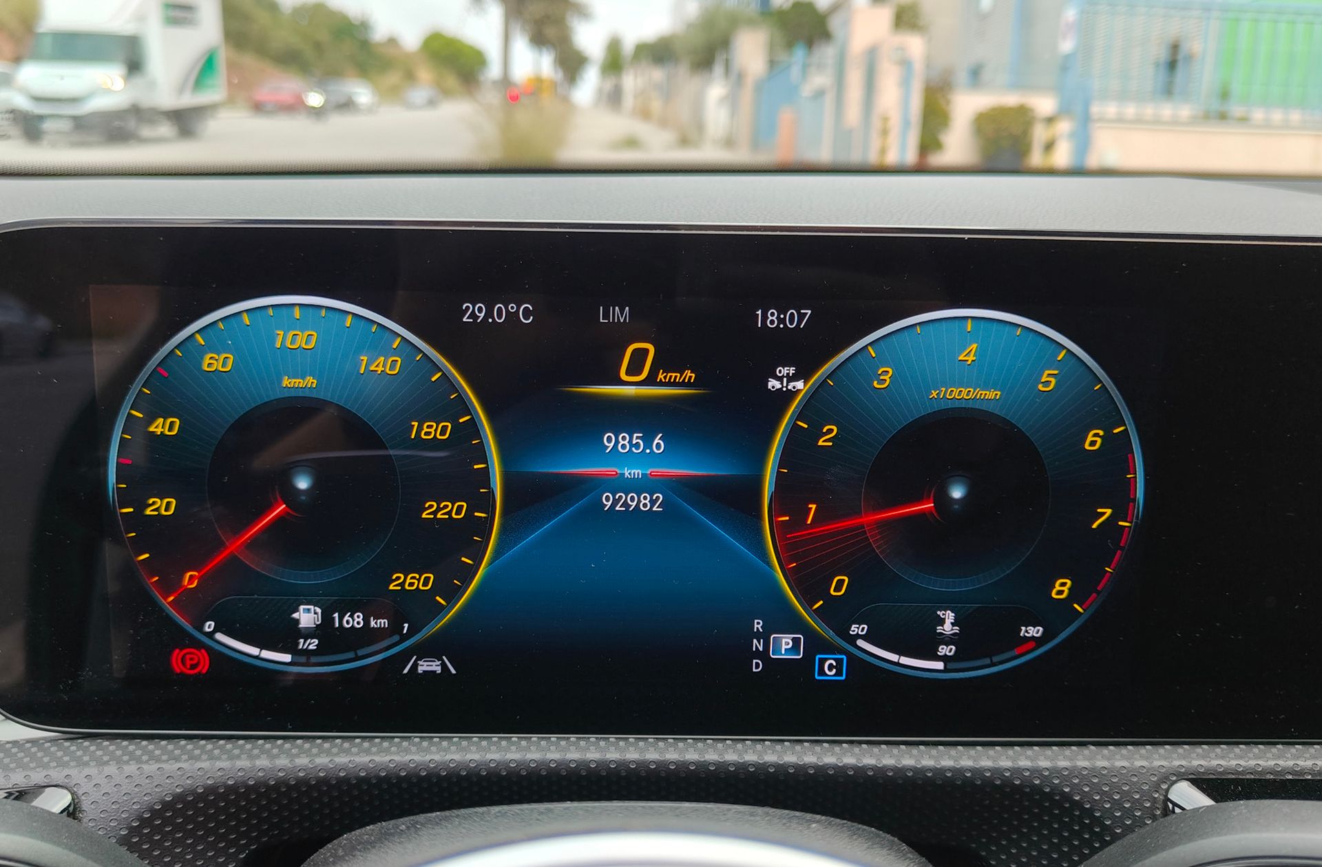 Mercedes-Benz CLA 180 - foto 25