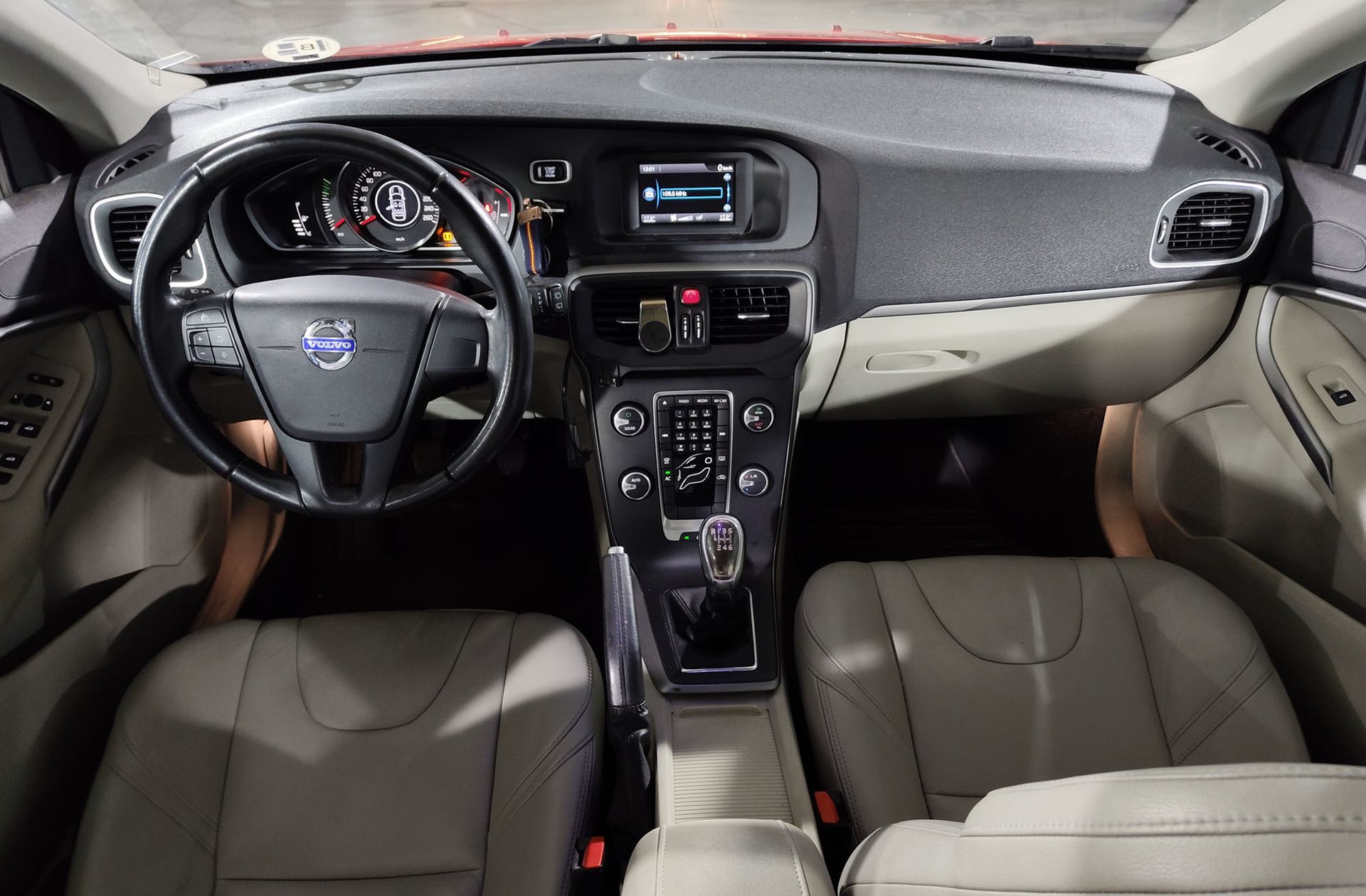 Volvo V40 D2 Kinetic - foto 6