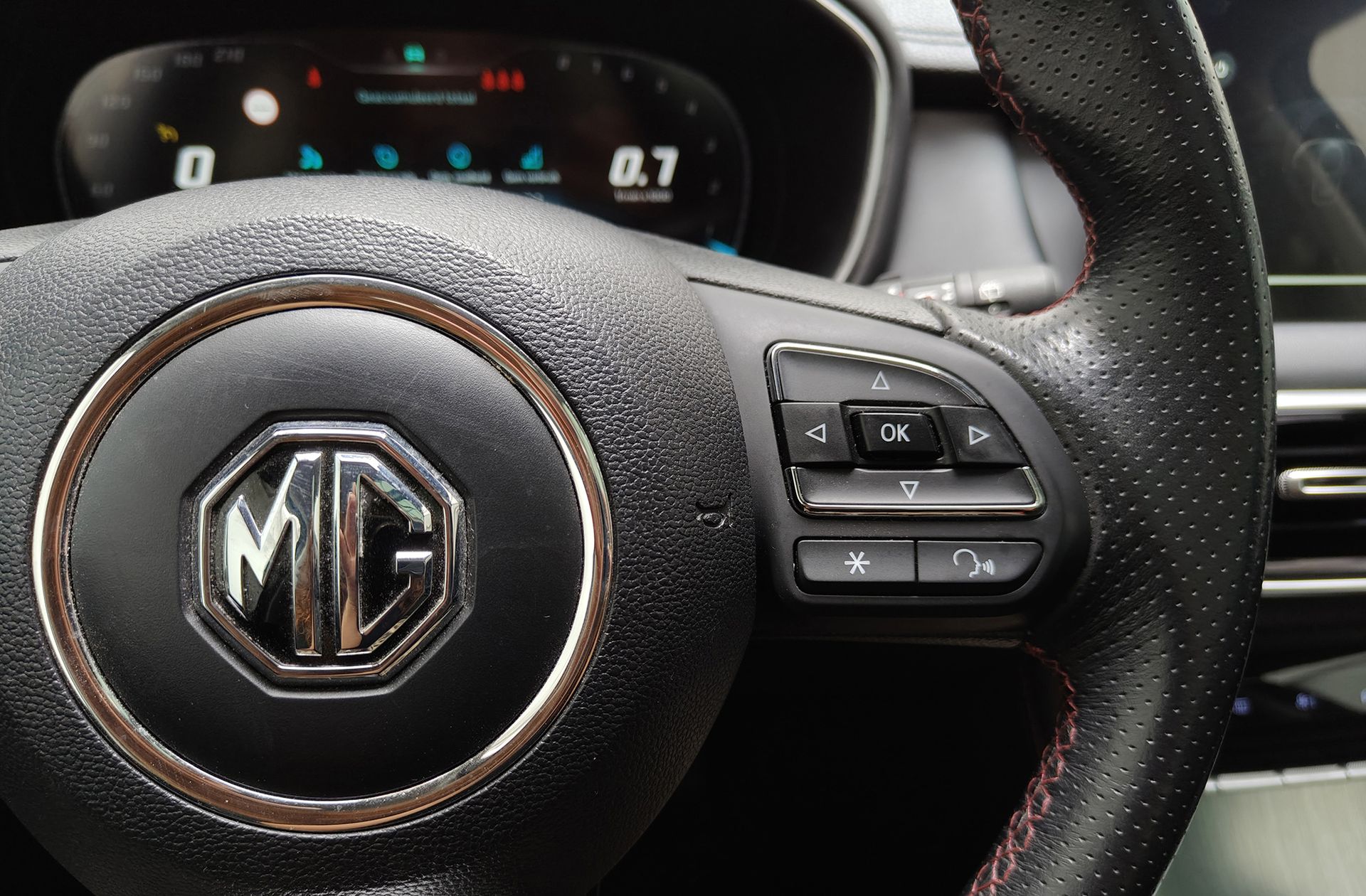 MG HS 1.5 Turbo GDI Luxury - foto 28