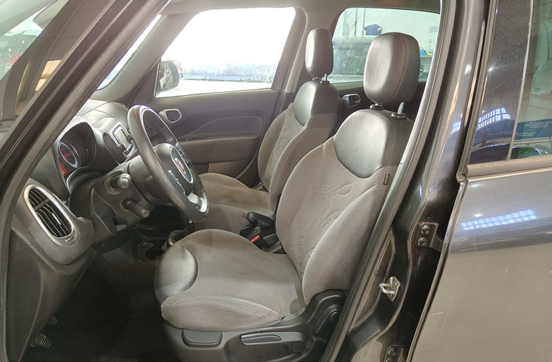 Fiat 500L 1.6 16v MultiJet II Living 7 plazas - foto 10