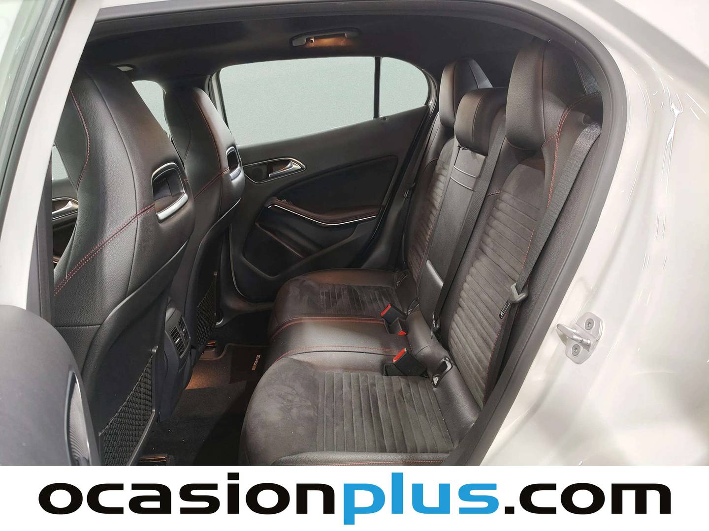 Foto asientos traseros Mercedes GLA Mercedes GLA 220 d AMG Line (177 CV)