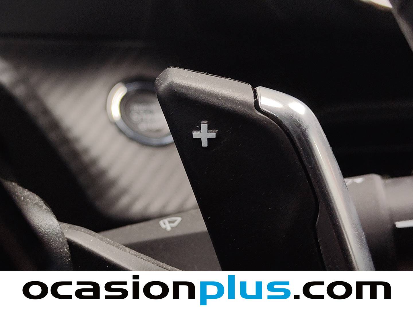 Peugeot 2008 Peugeot 2008 Allure Hybrid eDCS6 (136 CV) km 0