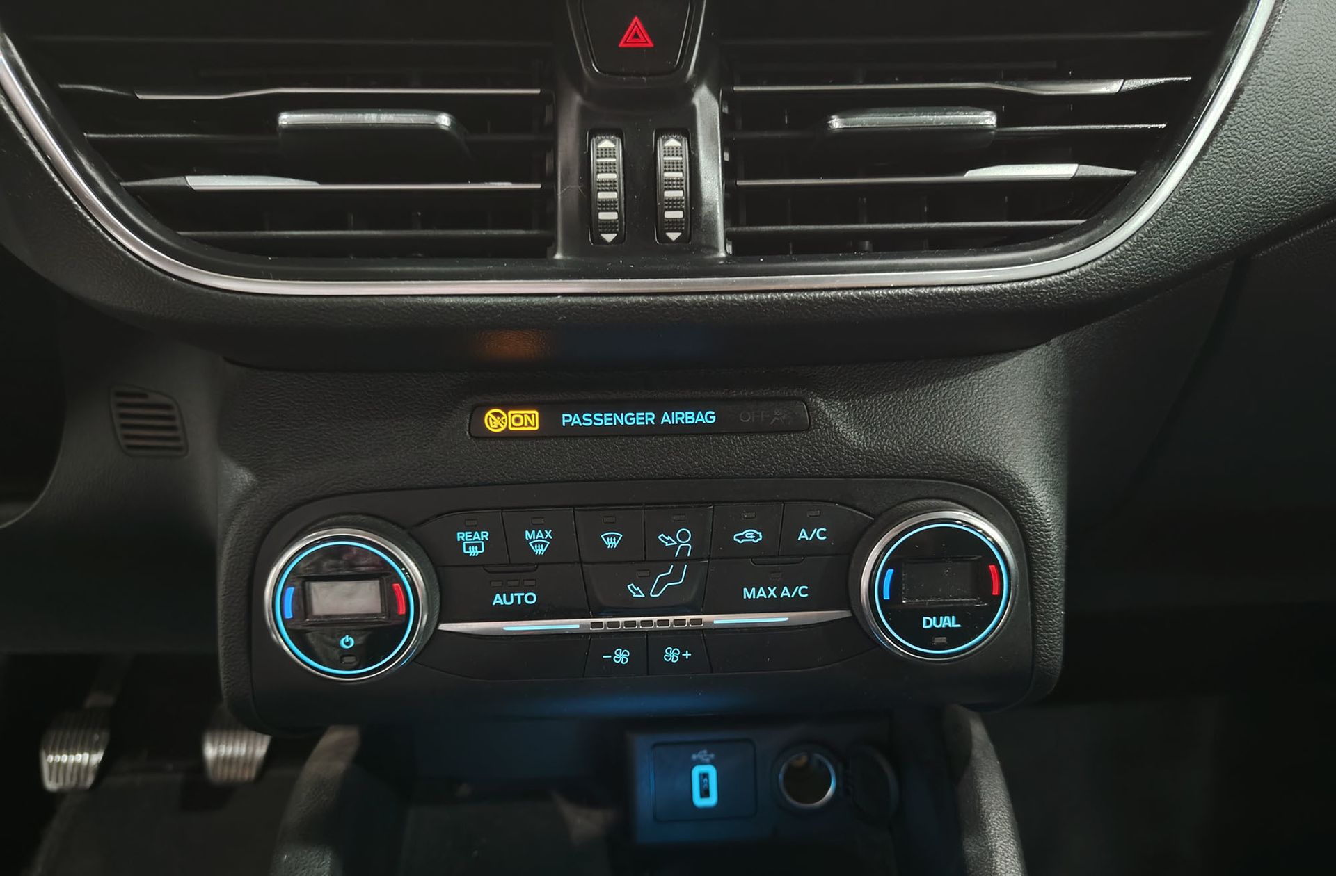 Ford Focus 1.0 EcoBoost Active - foto 28