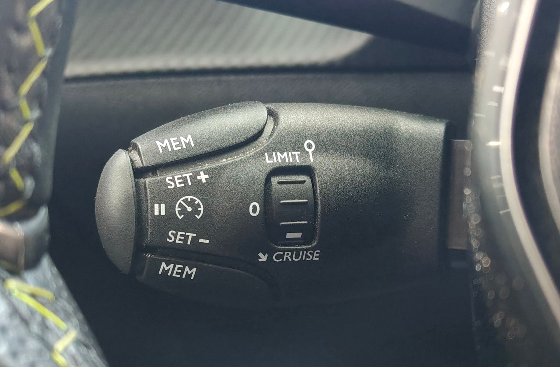 Peugeot 208 Eléctrico GT - foto 25