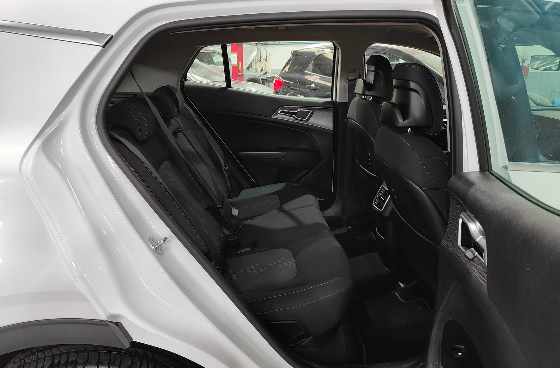 Kia Sportage 1.6 T-GDi MHEV Drive 4x2 - foto 18