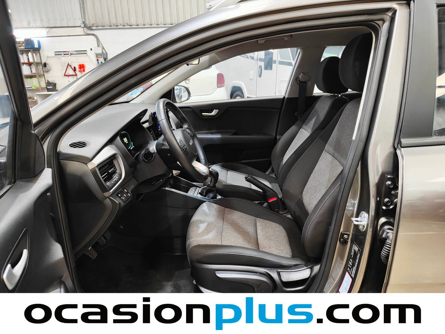 Foto asientos delanteros KIA Stonic KIA Stonic 1.0 T-GDi MHEV MT Concept (100 CV)