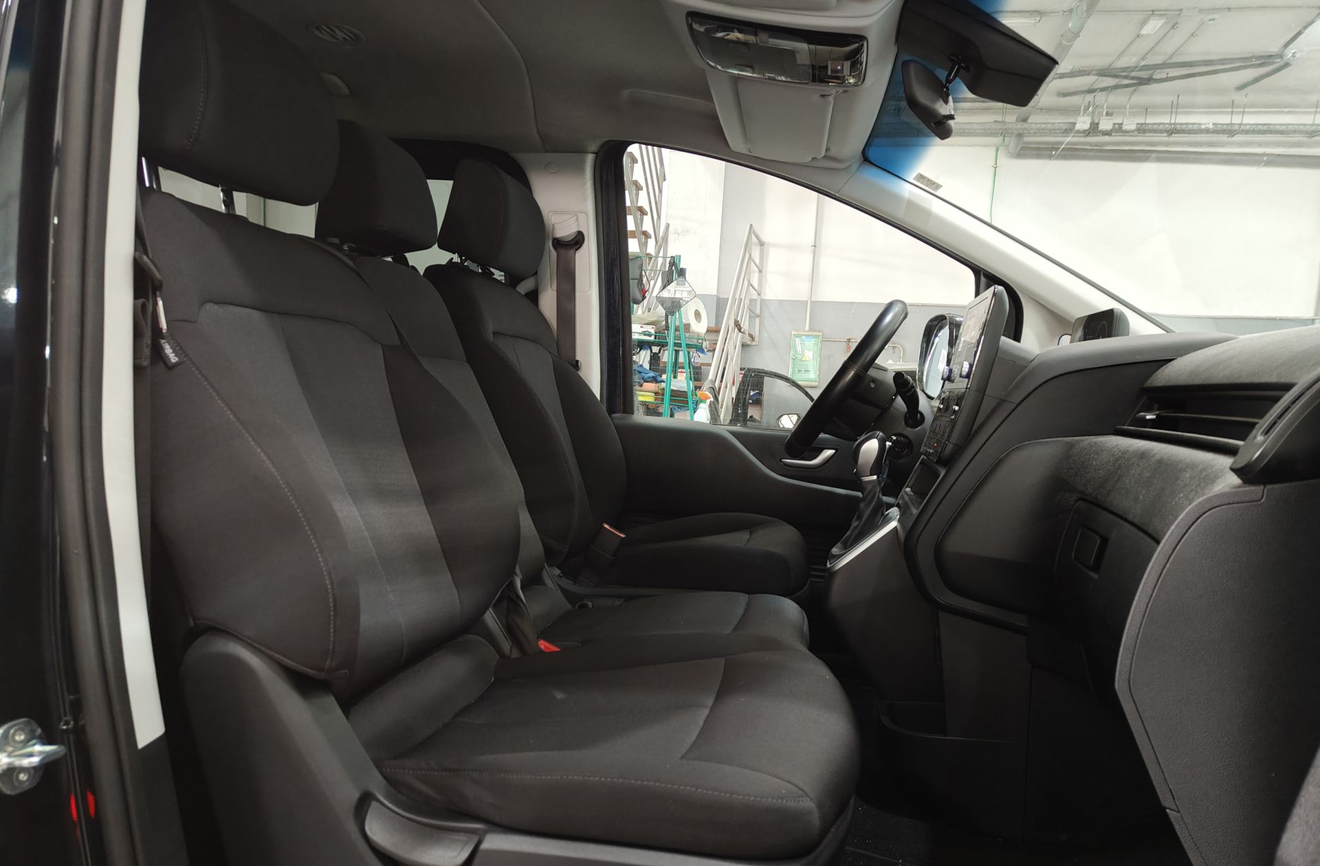 Hyundai Staria 2.2 CRDi Maxx 9S 9 plazas - foto 20