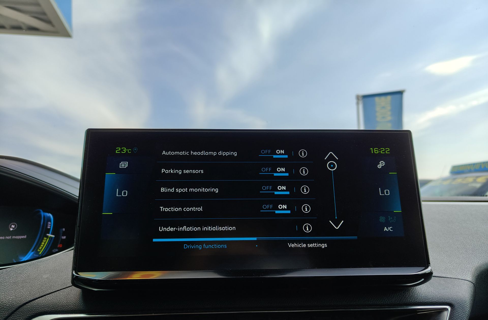 Peugeot 3008 300 Allure Pack e-EAT8 - foto 15