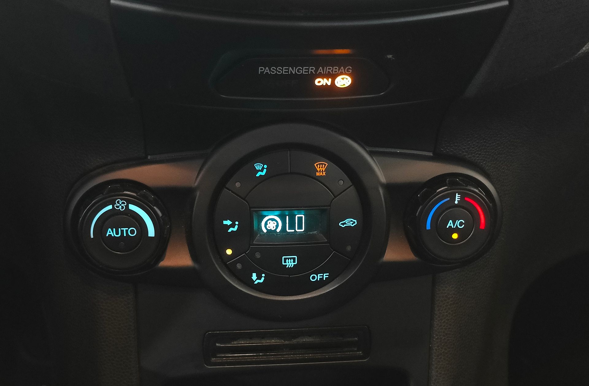 Ford Fiesta 1.0 EcoBoost Trend - foto 24