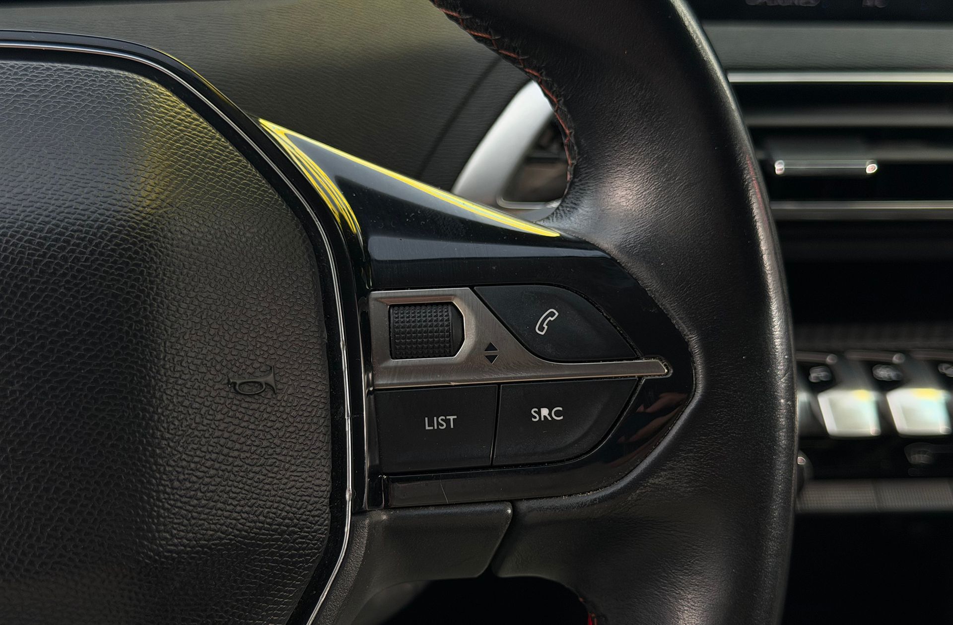 Peugeot 3008 PureTech 130 Active - foto 26