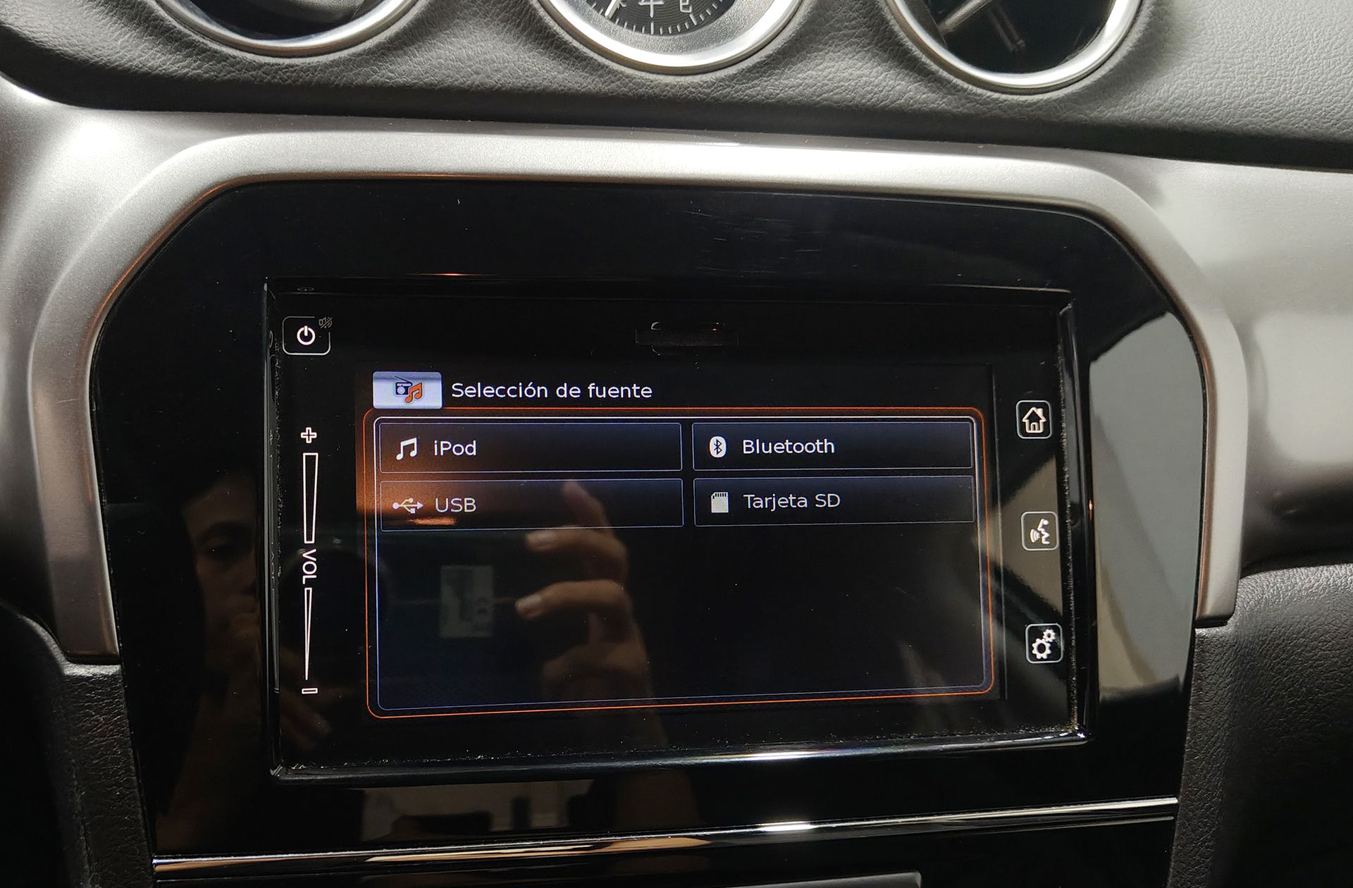 Suzuki Vitara 1.4 Turbo Mild Hybrid GLE - foto 30