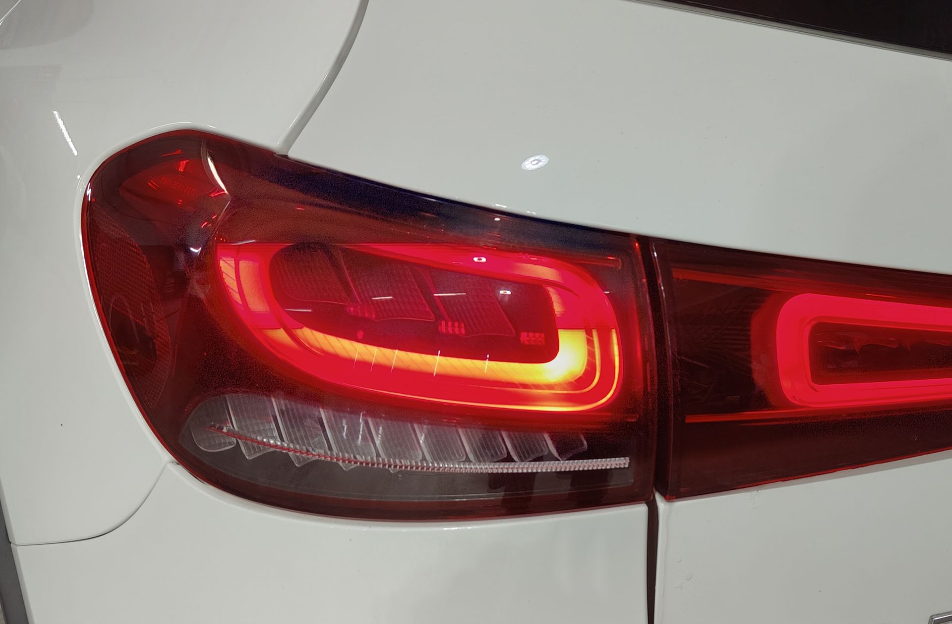Mercedes-Benz EQA 300 4Matic Pack AMG - foto 17