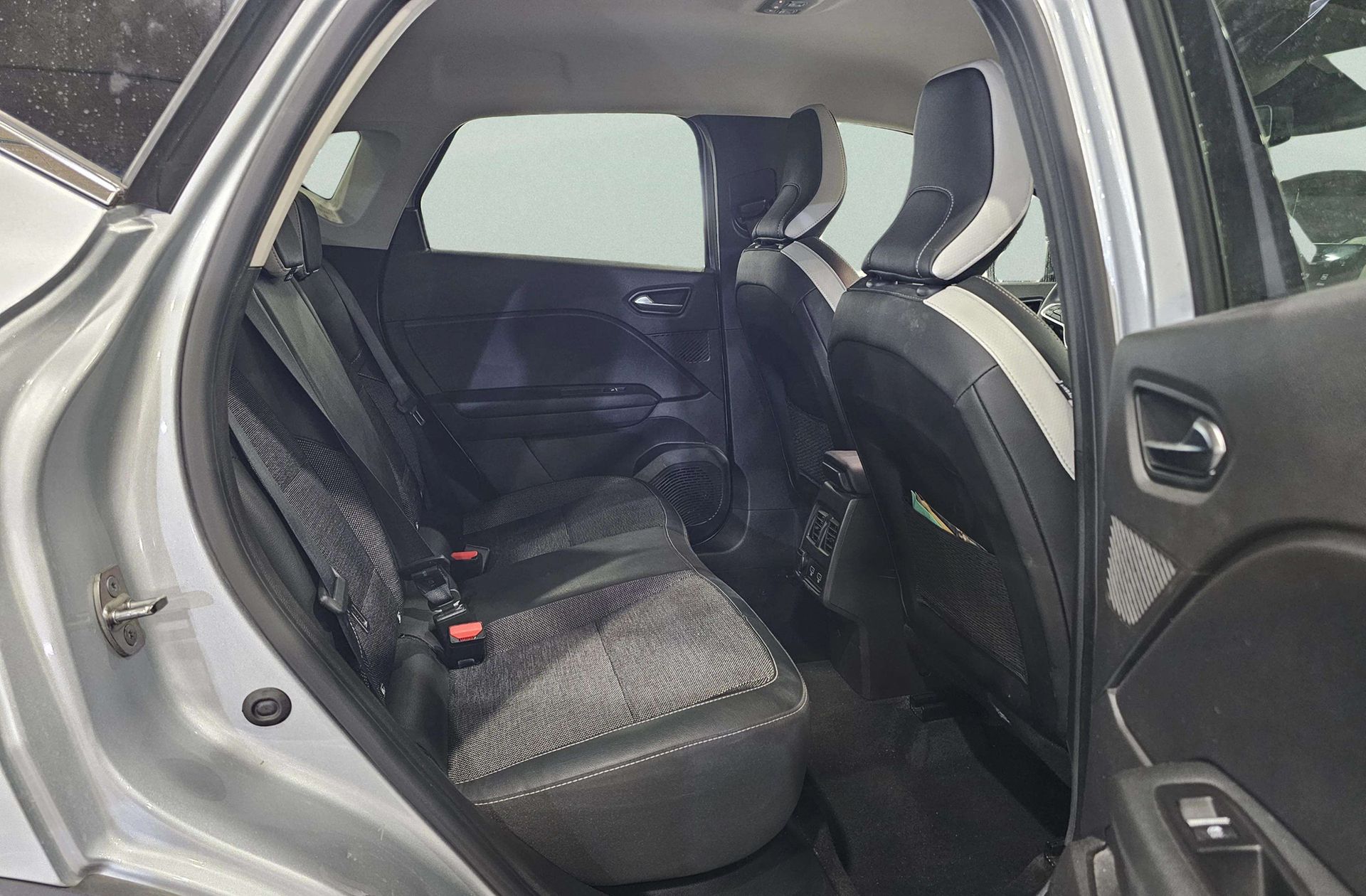 Renault Captur Techno TCe - foto 21