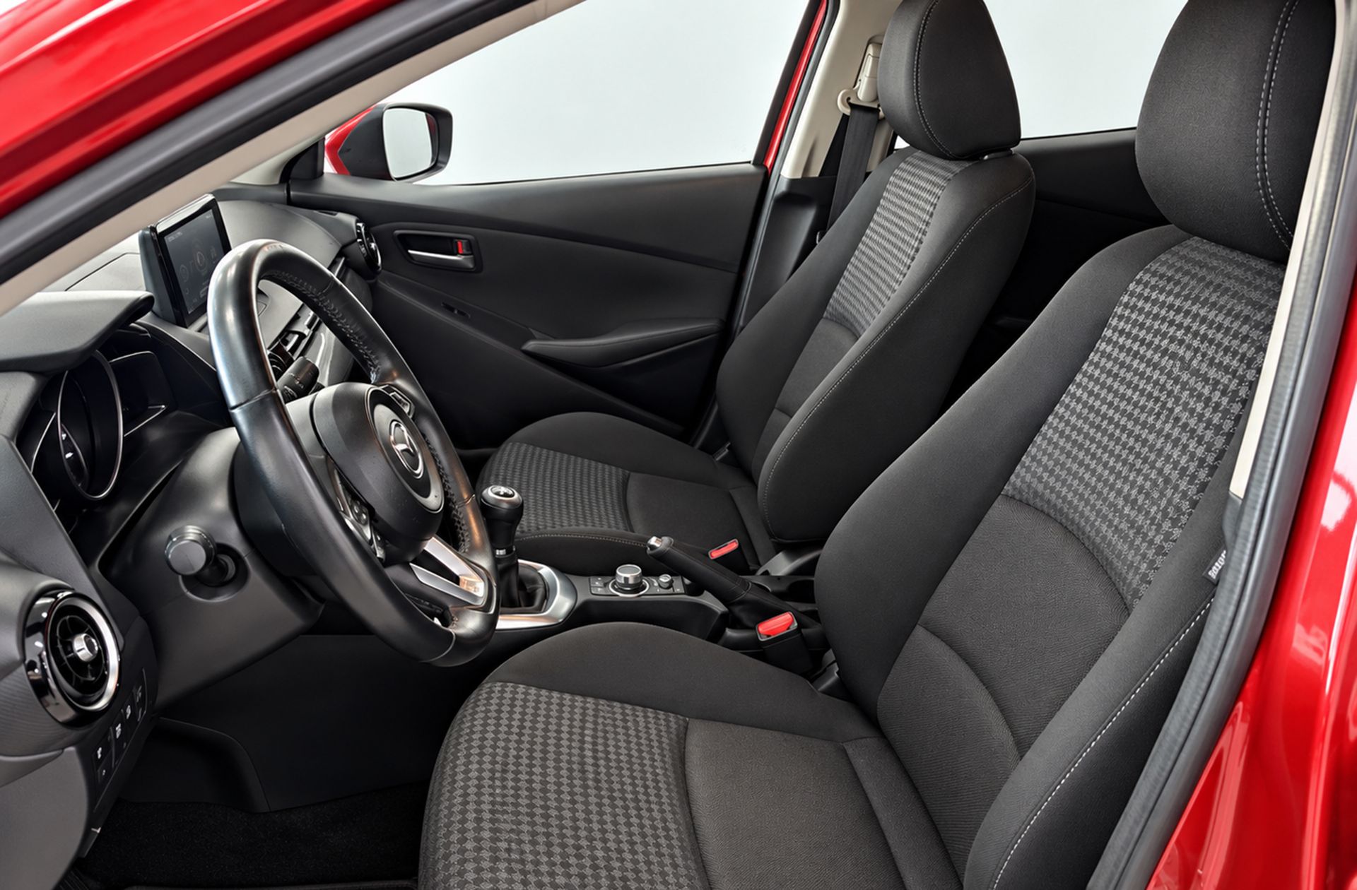 Mazda2 1.5 GE Black Tech Edition - foto 10