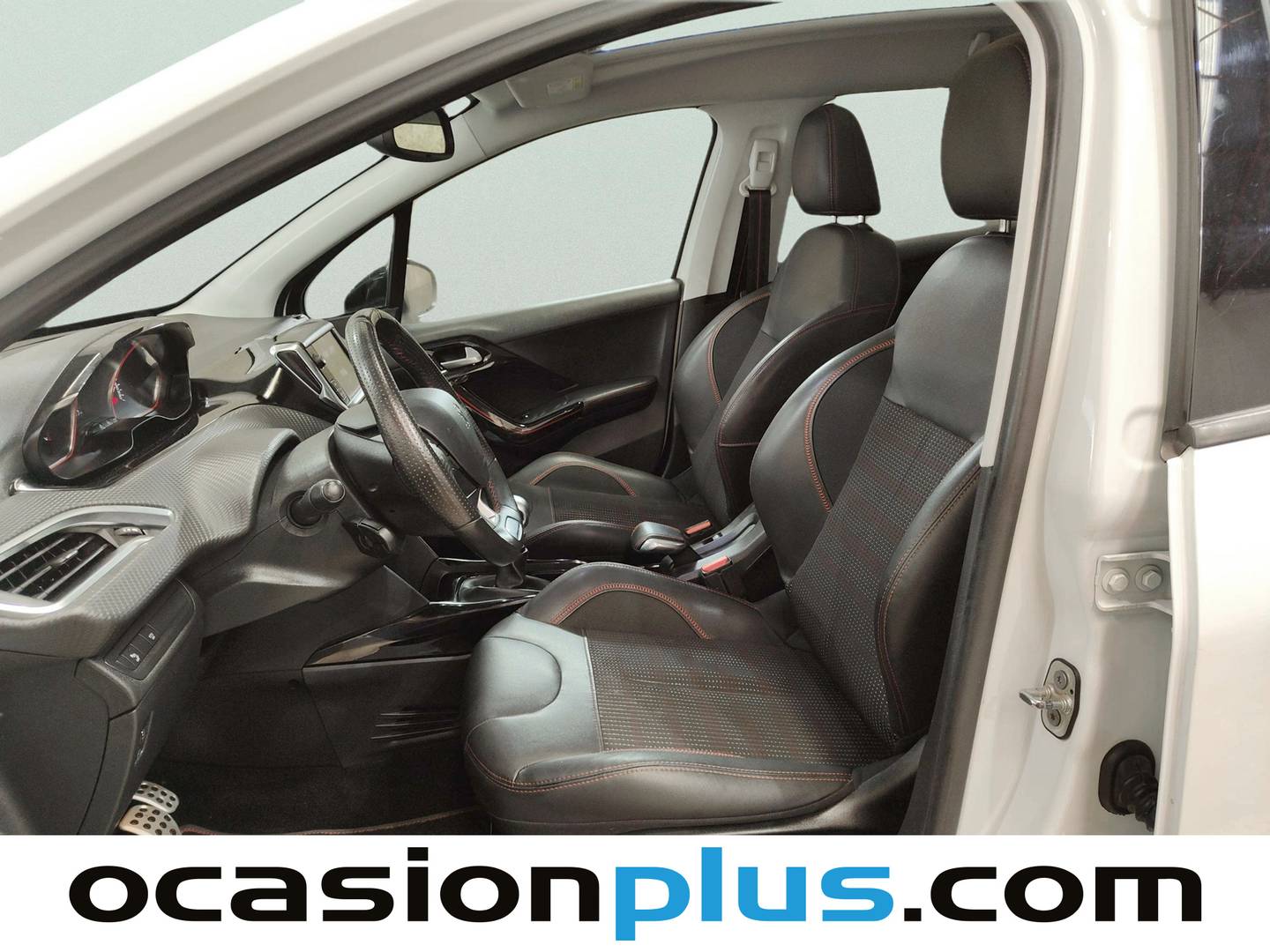 Foto asientos delanteros Peugeot 2008 Peugeot 2008 PureTech 130 S&S GT Line (130 CV)
