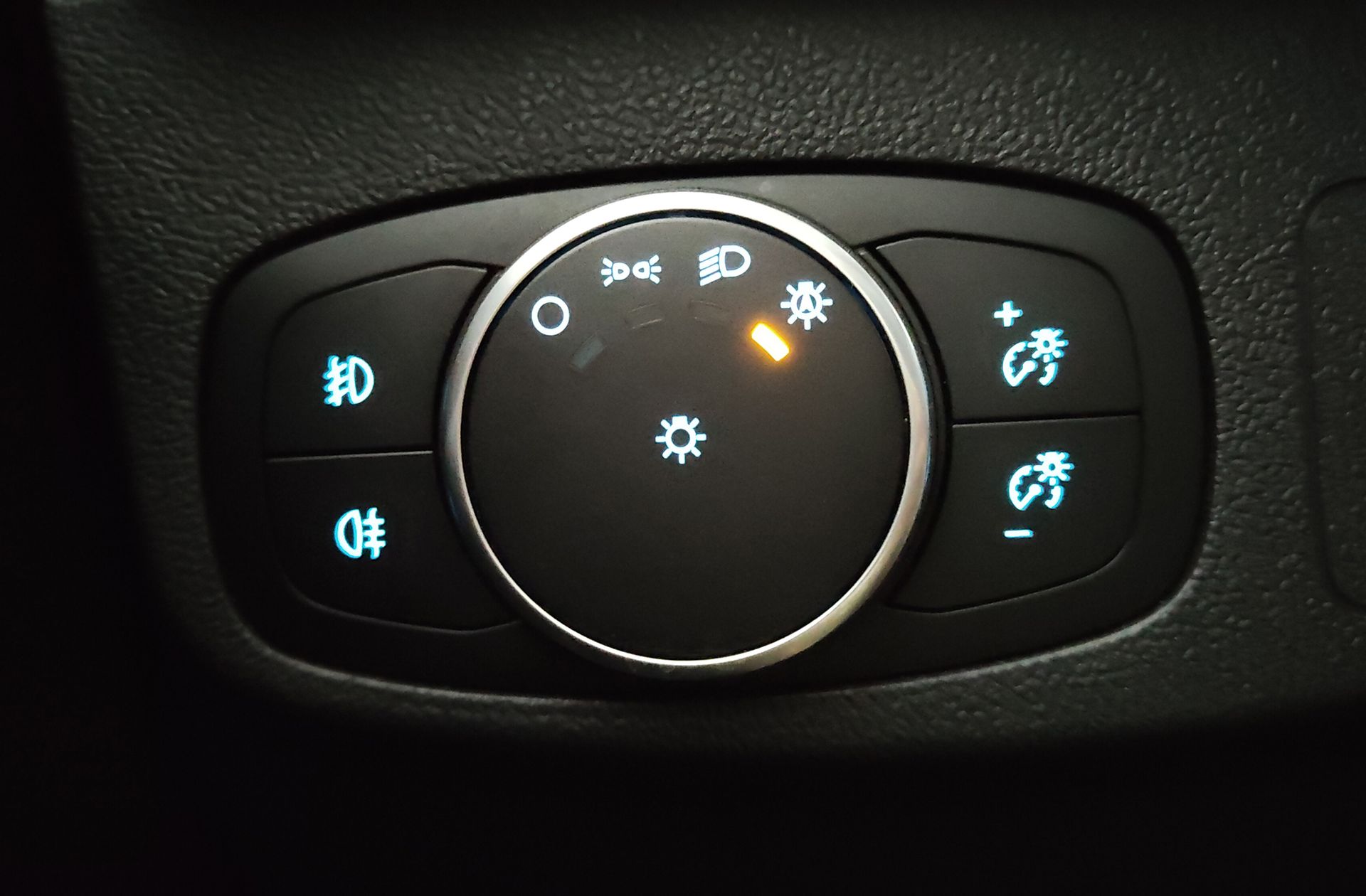 Ford Focus SportBreak 1.5 EcoBlue Active - foto 13