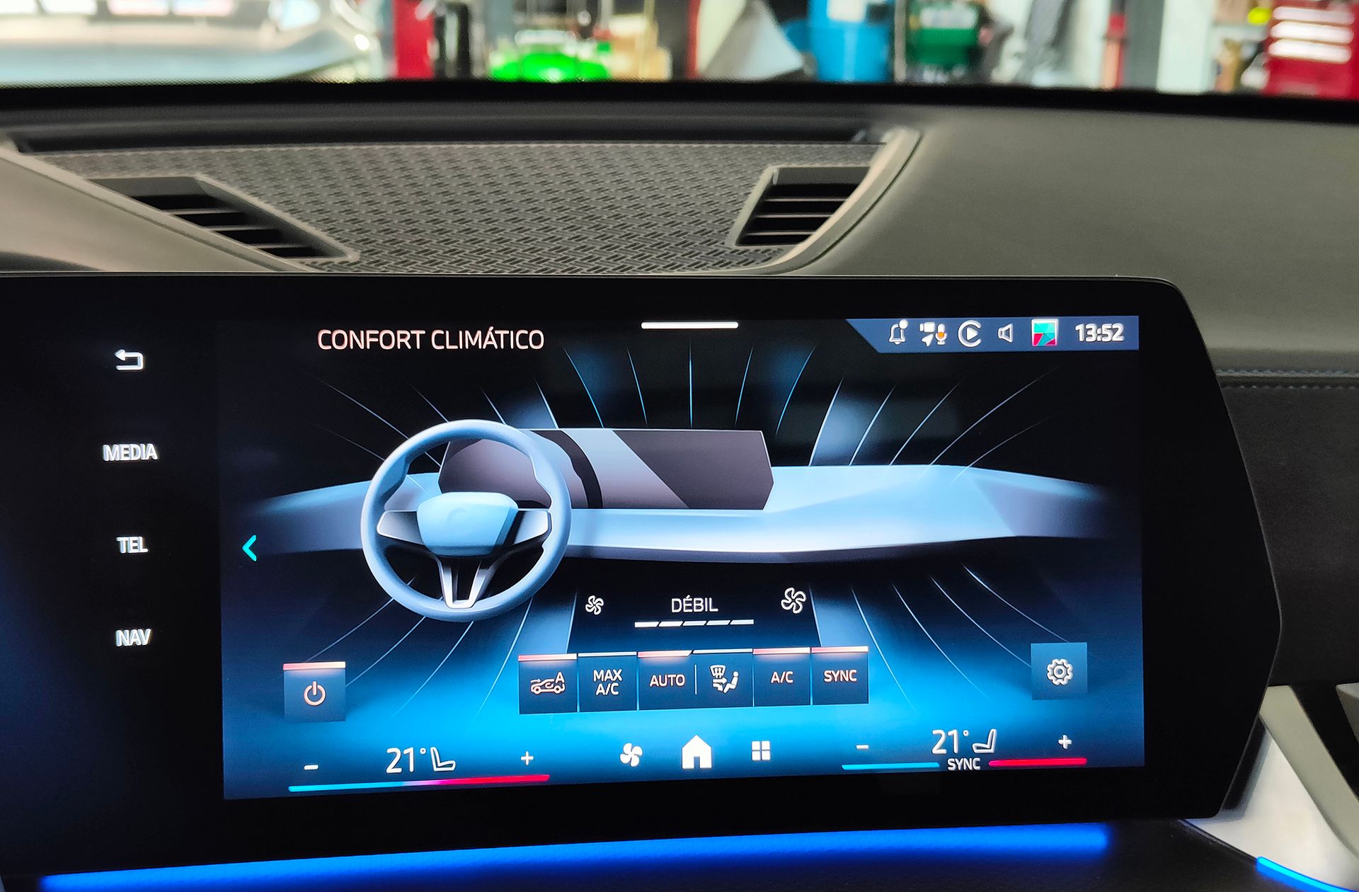 BMW iX1 eDrive20 - foto 33