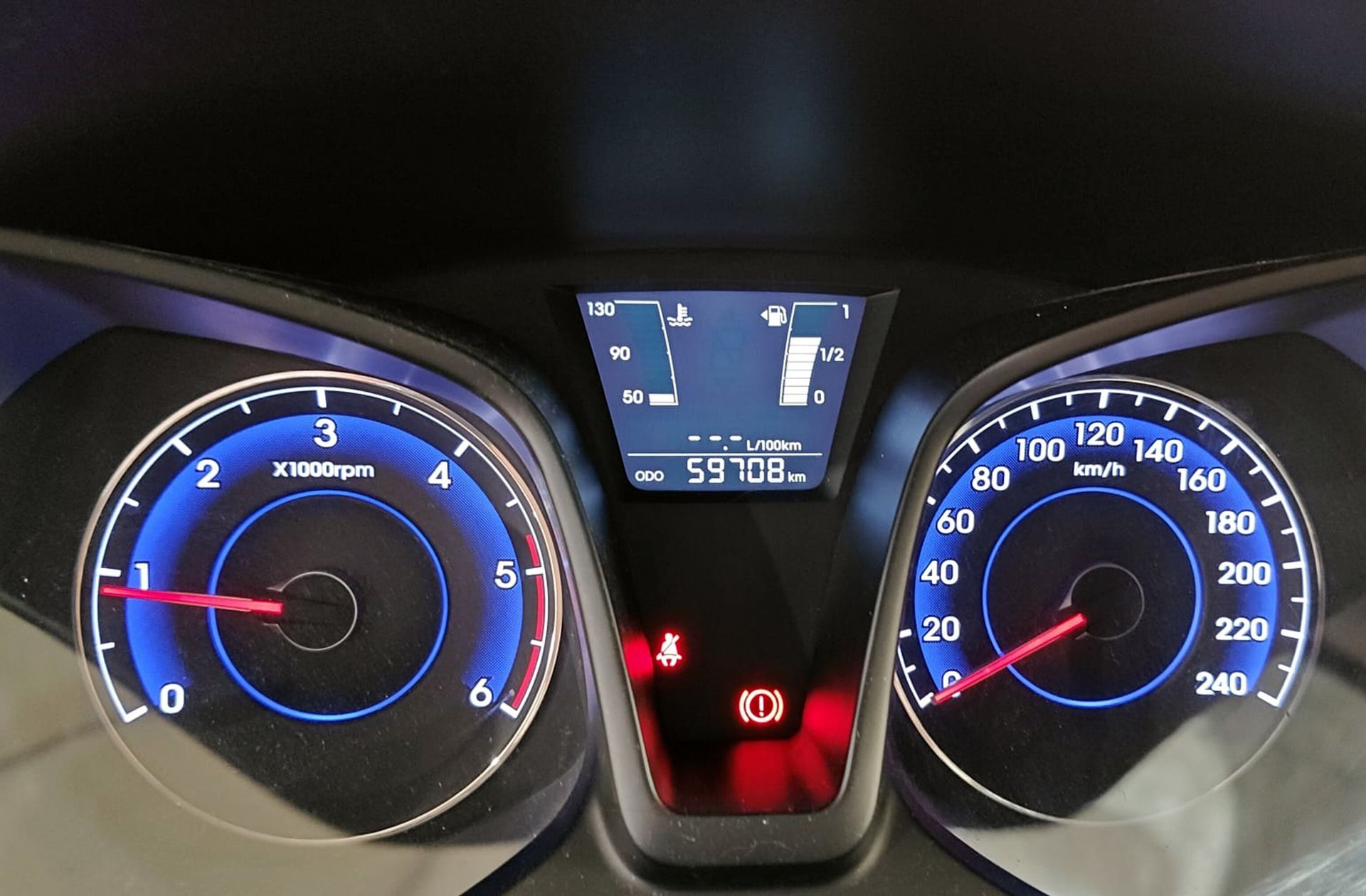 Hyundai ix20 1.6 CRDi Bluedrive Tecno - foto 20