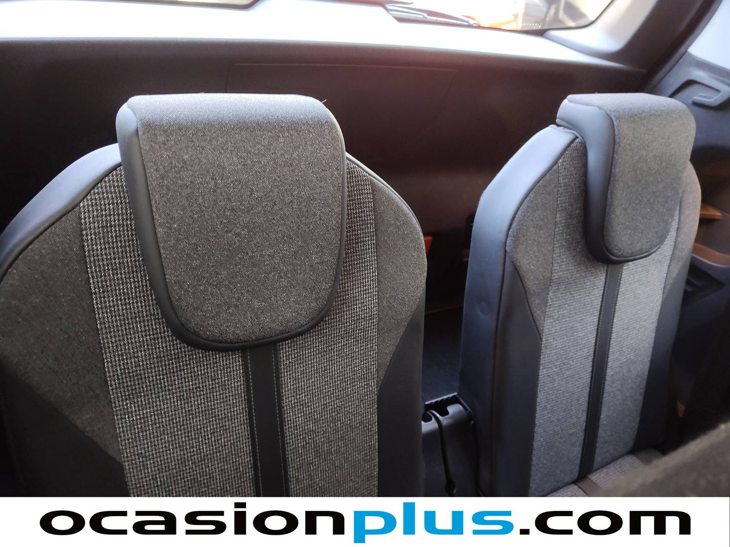 Foto asientos delanteros Peugeot 5008 Peugeot 5008 PureTech 130 S&S Allure (130 CV) 7 Plazas