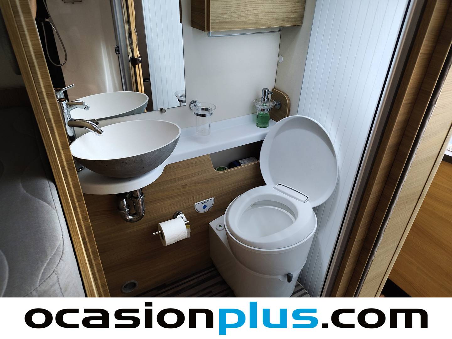 Extras y acabados del Benimar PERSEO Benimar PERSEO 2.3 D (130CV) 4 Plazas