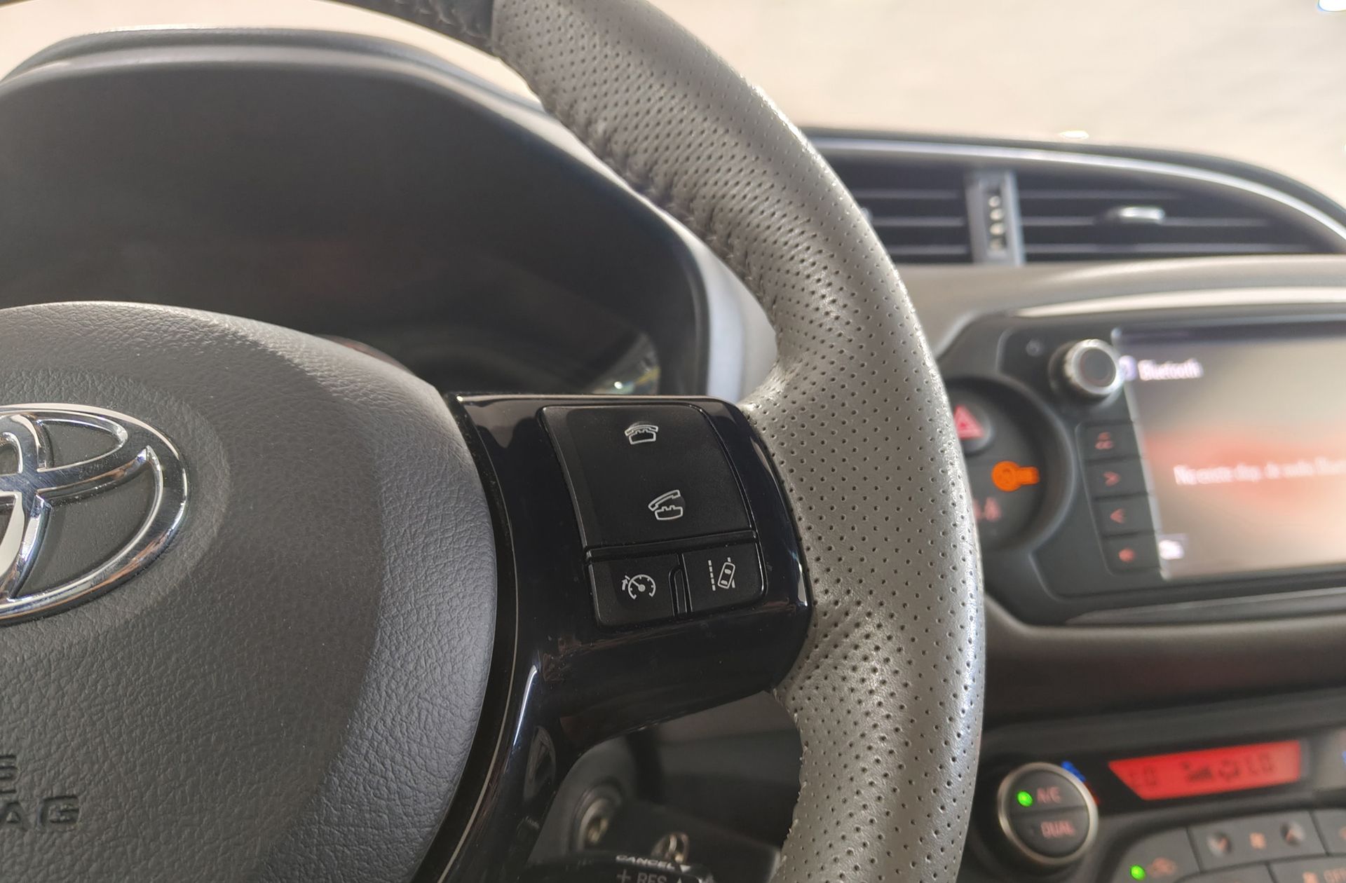 Toyota Yaris 1.3 100 Feel - foto 22