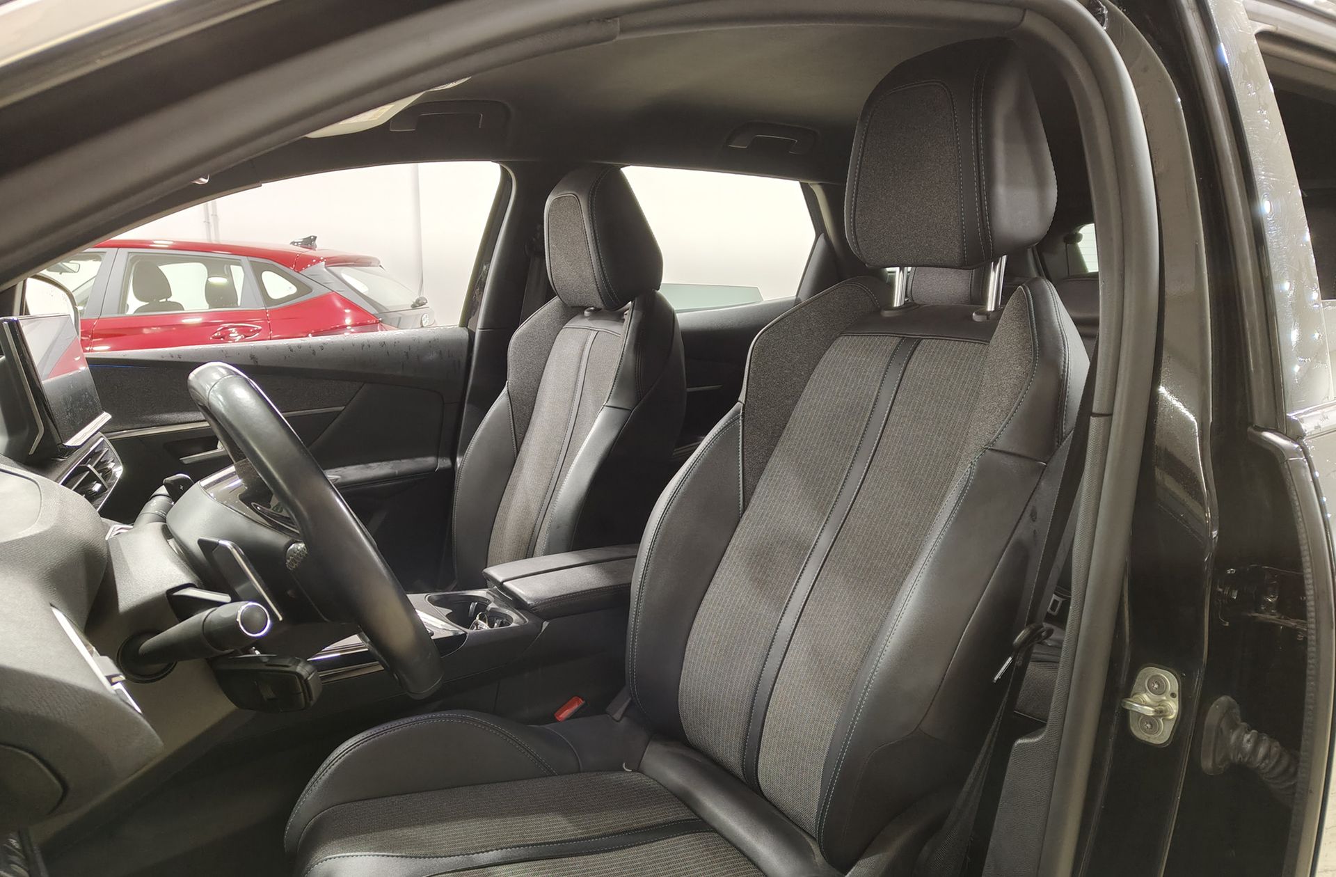 Peugeot 3008 300 Allure Pack e-EAT8 - foto 10