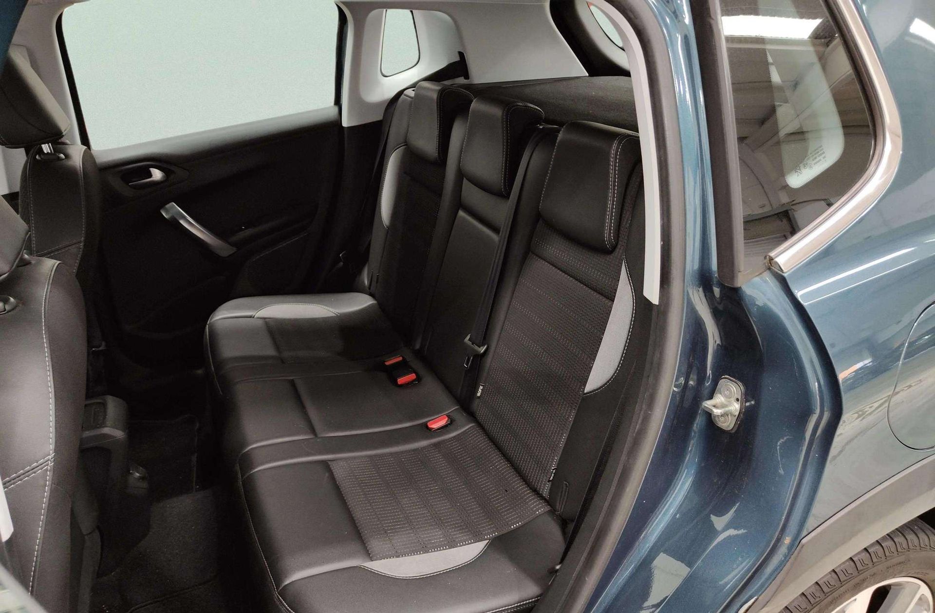 Peugeot 2008 BlueHDi 100 Allure - foto 14