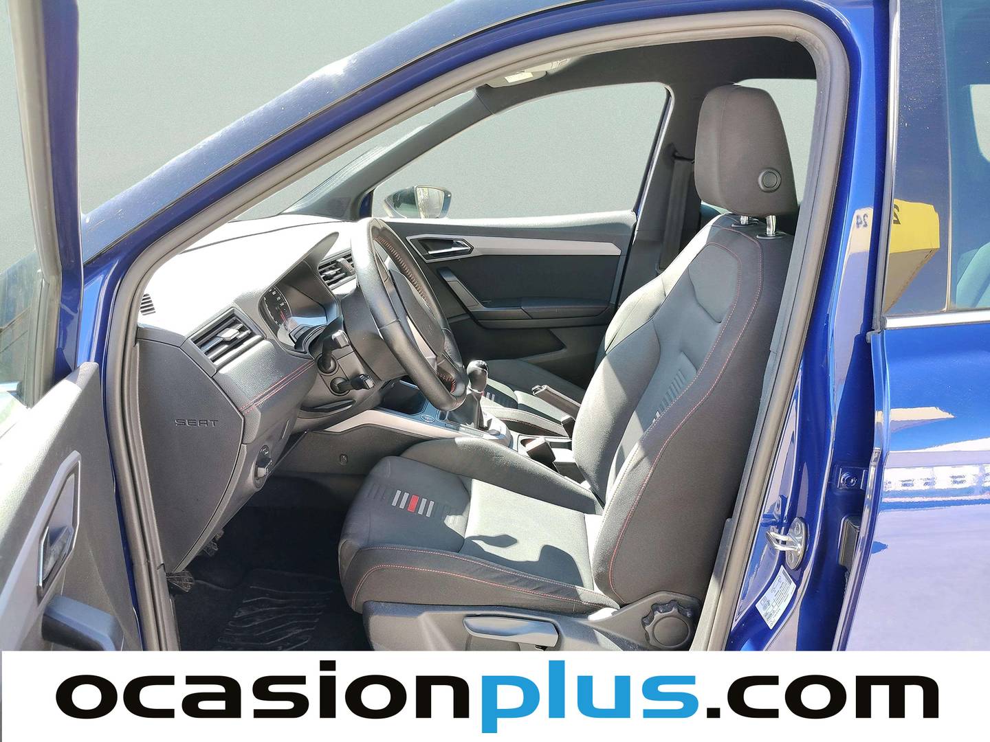 Foto asientos delanteros Seat Arona SEAT Arona 1.0 TGI GNC FR (90 CV)