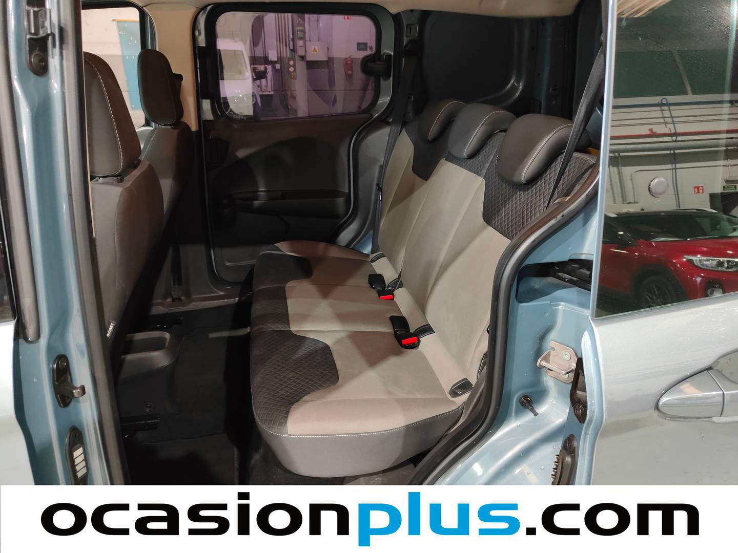 Foto asientos delanteros Ford Transit Courier Ford Transit Courier Kombi 1.5 TDCi Trend (100 CV)