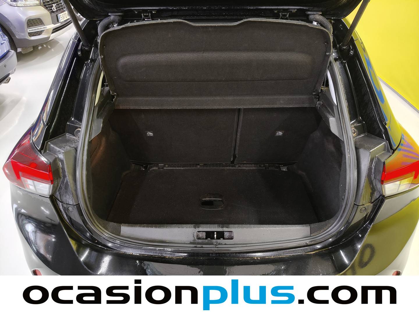 Foto asientos delanteros Opel Corsa Opel Corsa 1.2 XEL S&S Edition (75 CV)