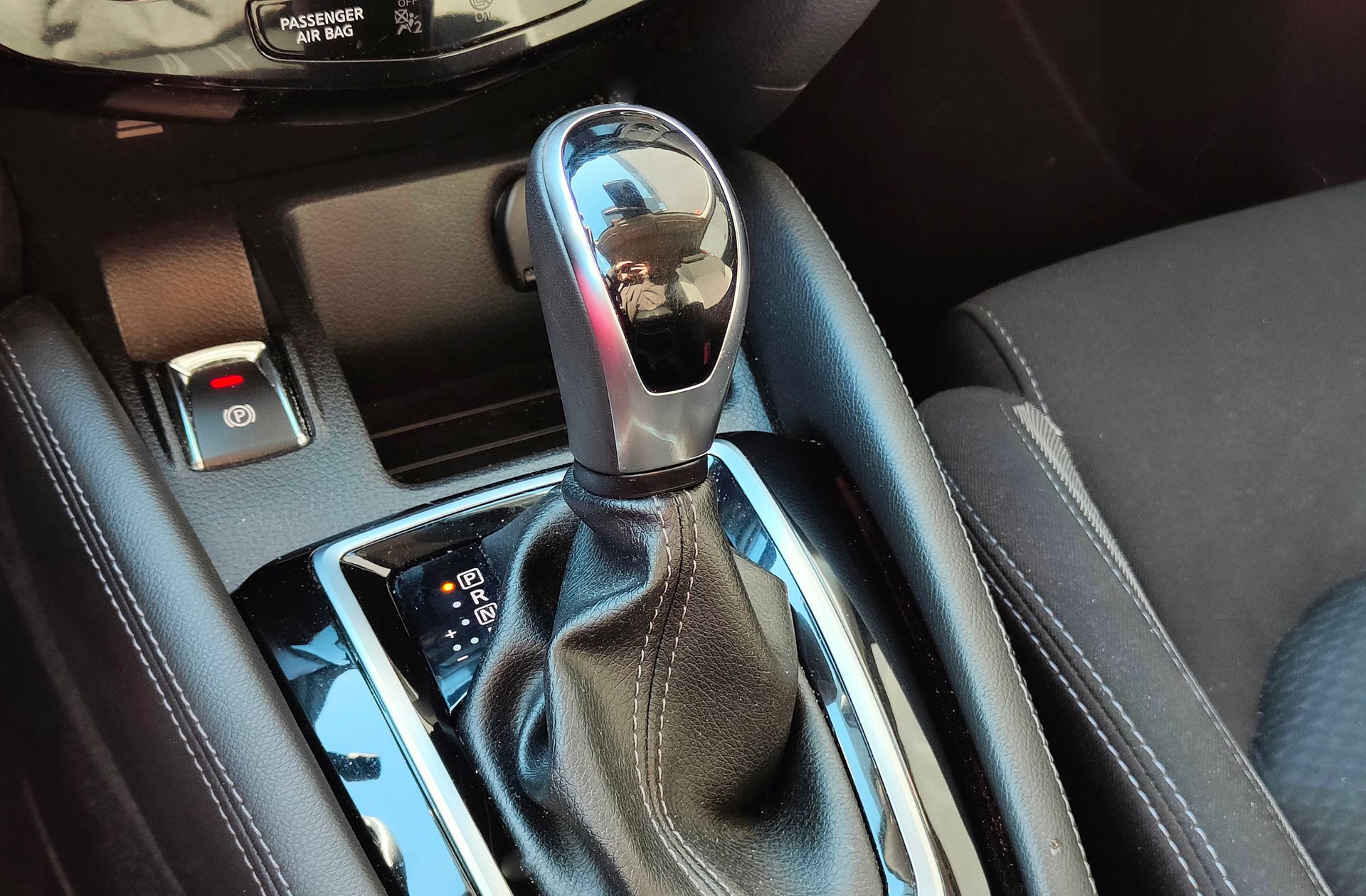 Nissan Qashqai DIG-T 160 N-Connecta 4x2 DCT - foto 5