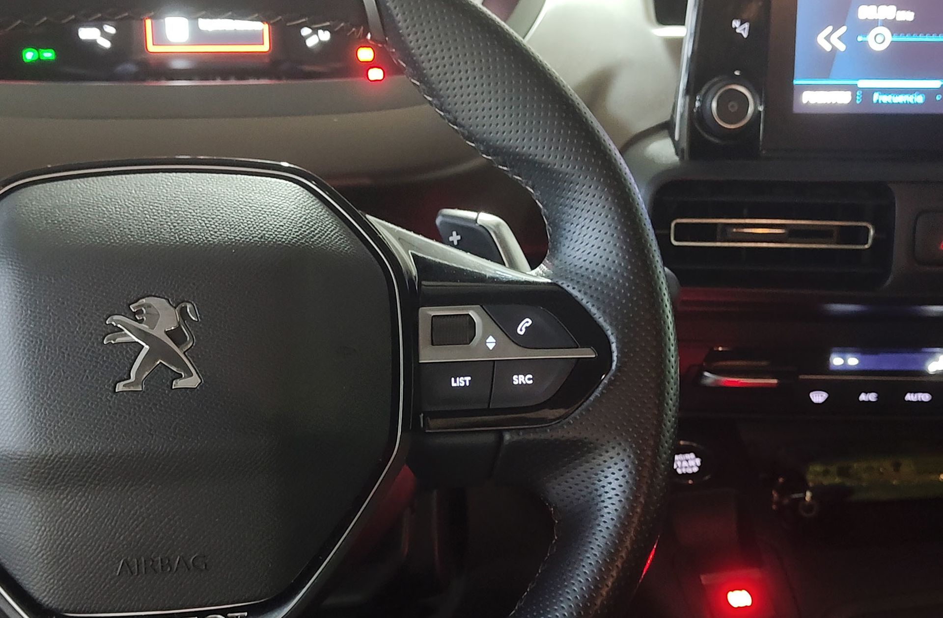 Peugeot Rifter GT Line Long PureTech EAT8 - foto 34