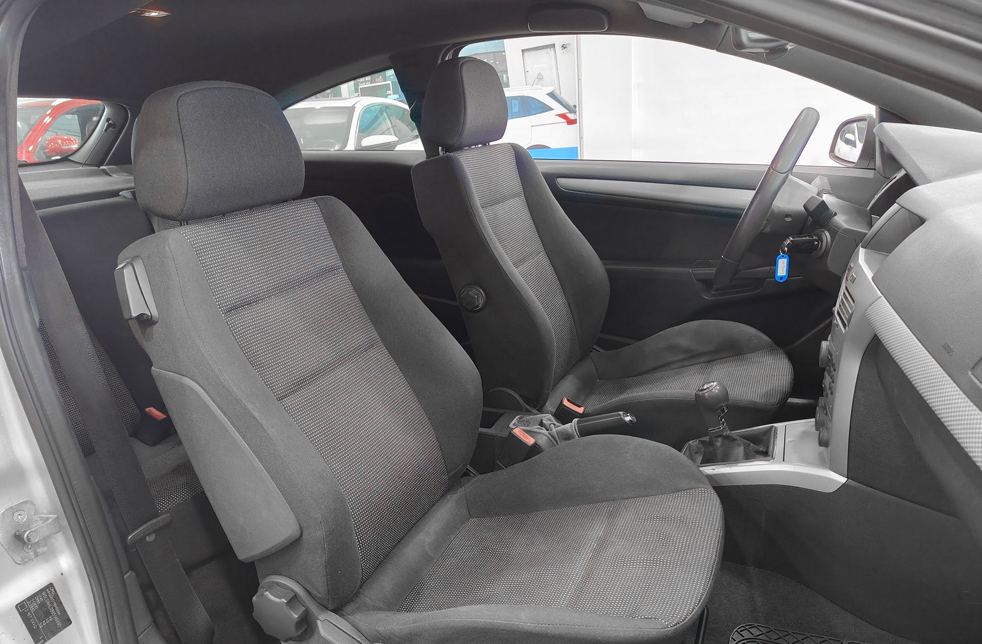Opel Astra GTC 1.6 Sport - foto 16